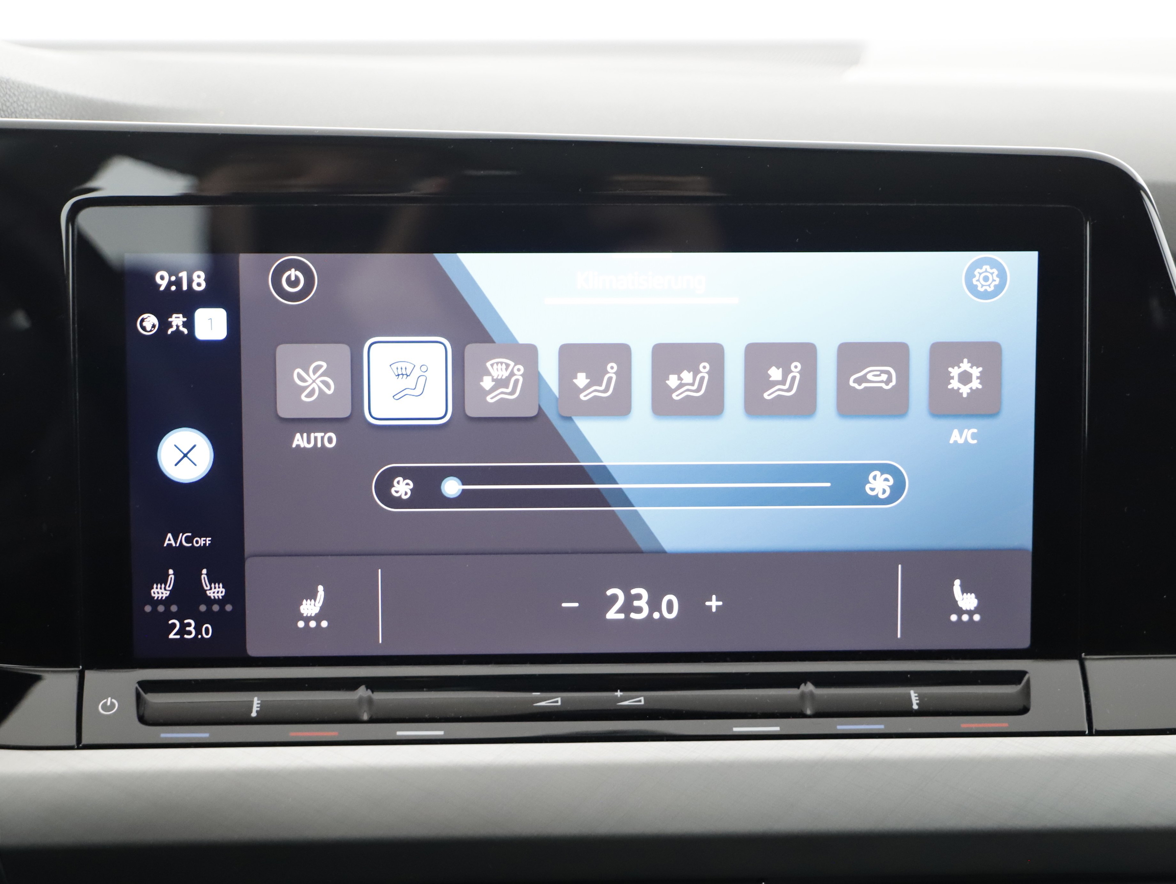 VW Golf VIII Var. 2.0TDI Life DSG | Bild 23 von 26