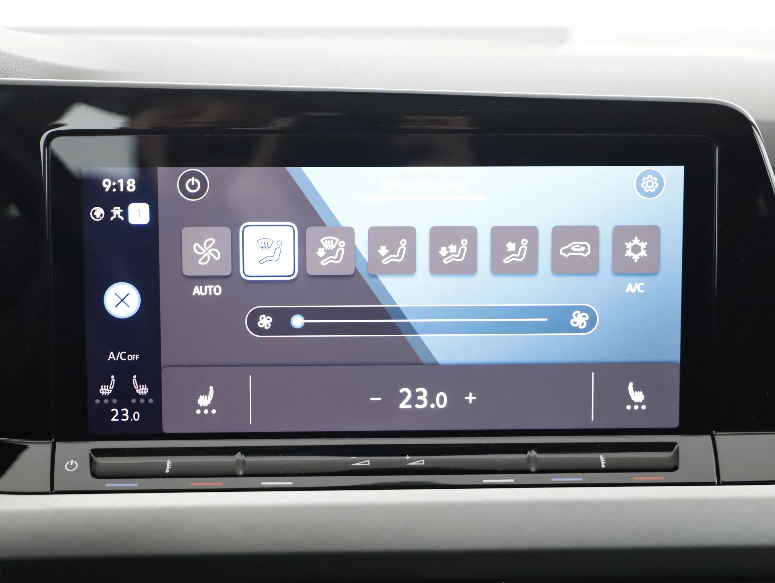 VW Golf VIII Var. 2.0TDI Life DSG | Bild 23 von 26