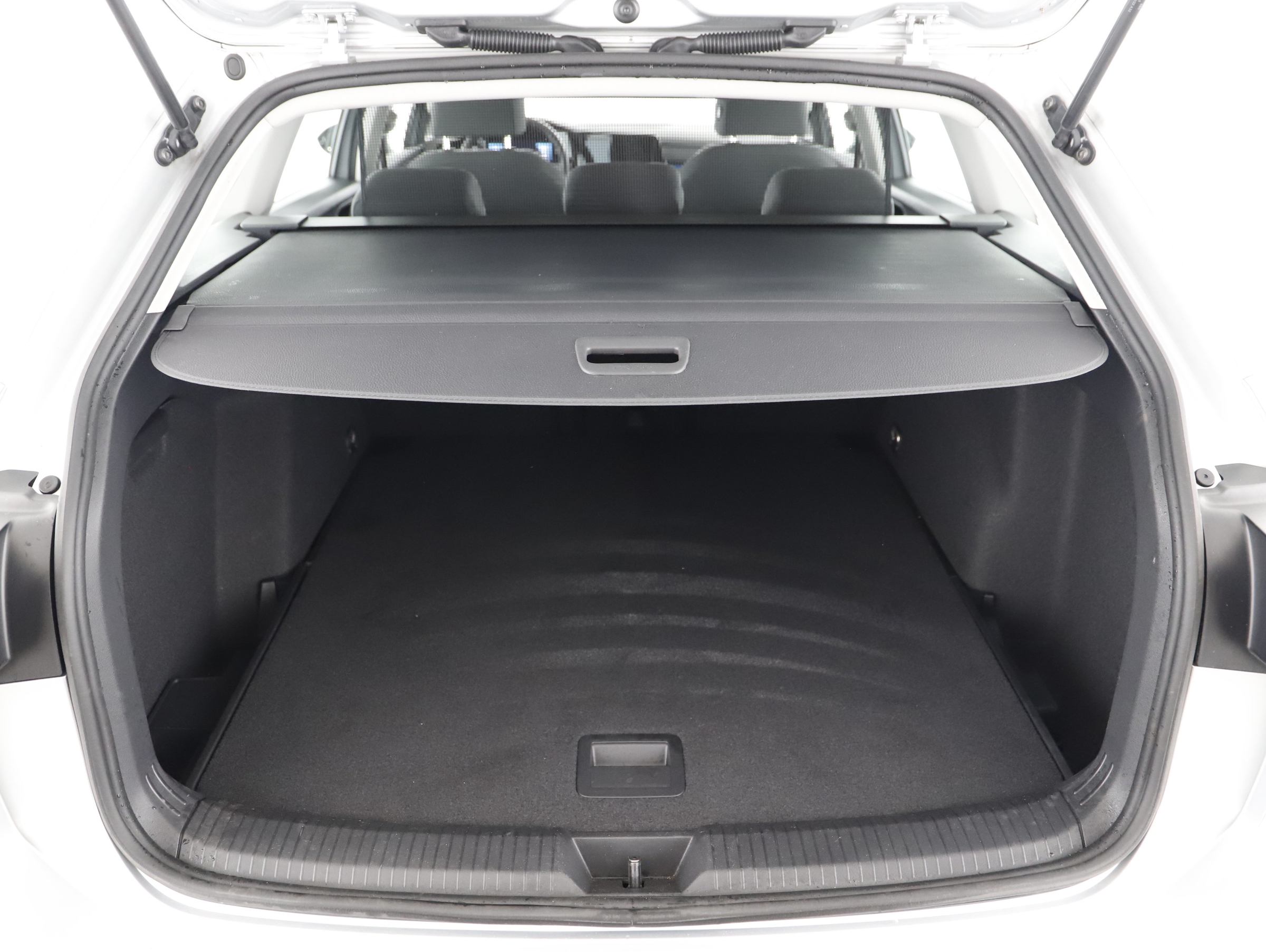 VW Golf VIII Var. 2.0TDI Life DSG | Bild 26 von 26