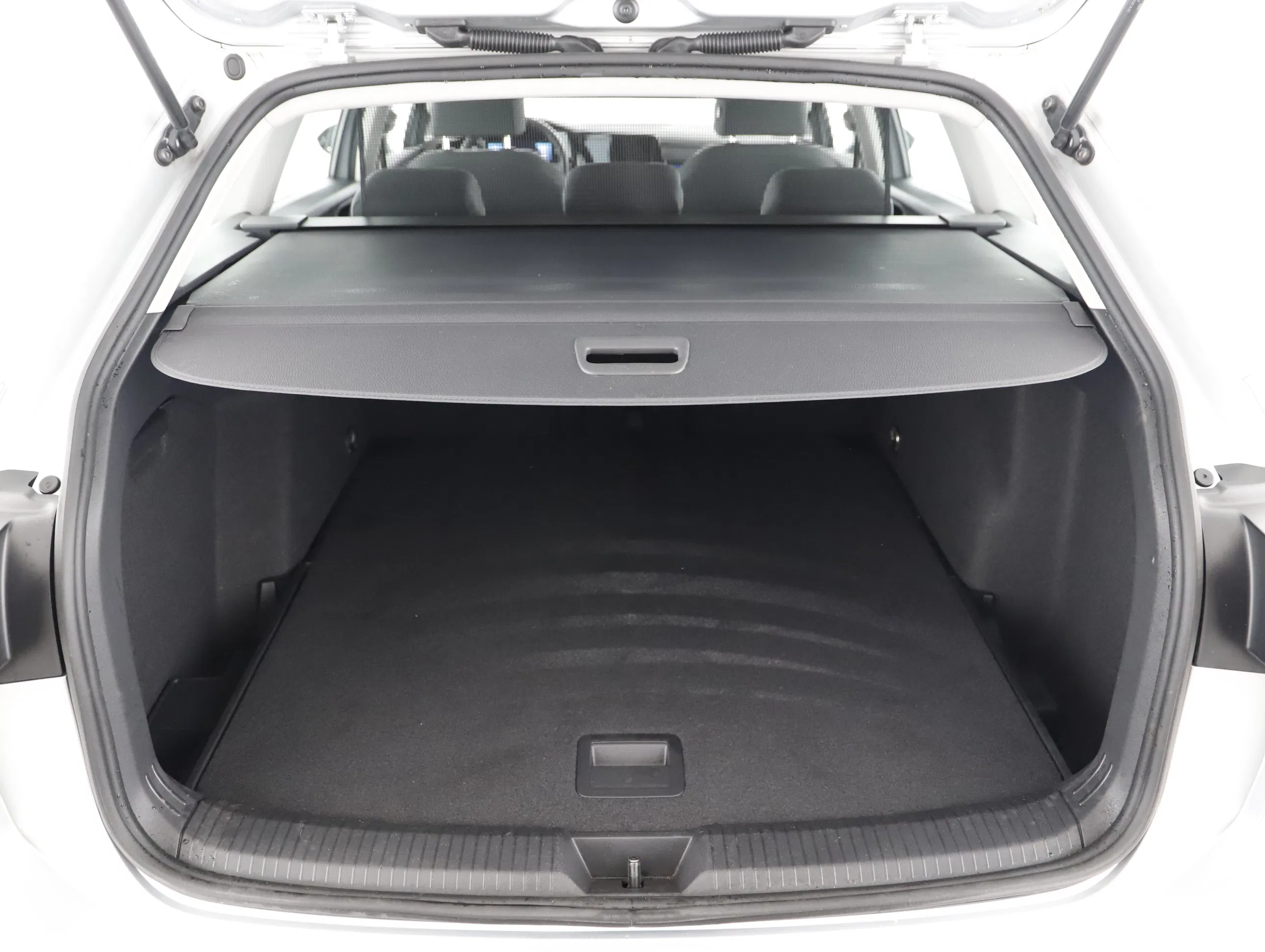 VW Golf VIII Var. 2.0TDI Life DSG | Bild 26 von 26