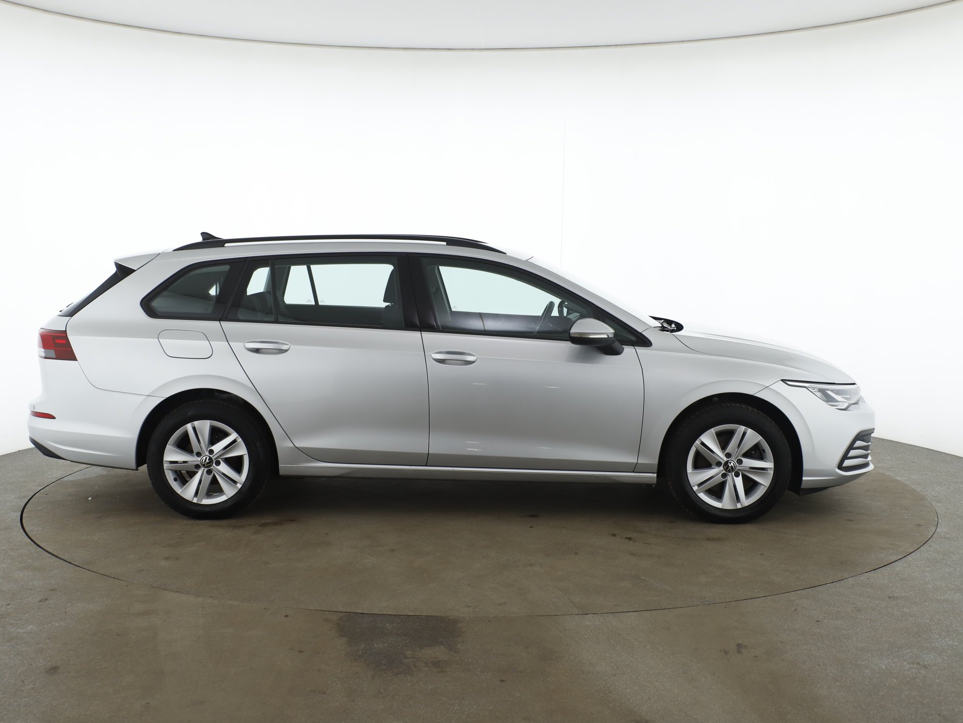 VW Golf VIII Var. 2.0TDI Life DSG | Bild 5 von 26