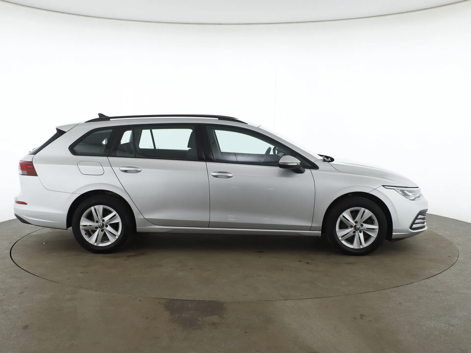 VW Golf VIII Var. 2.0TDI Life DSG | Bild 5 von 26