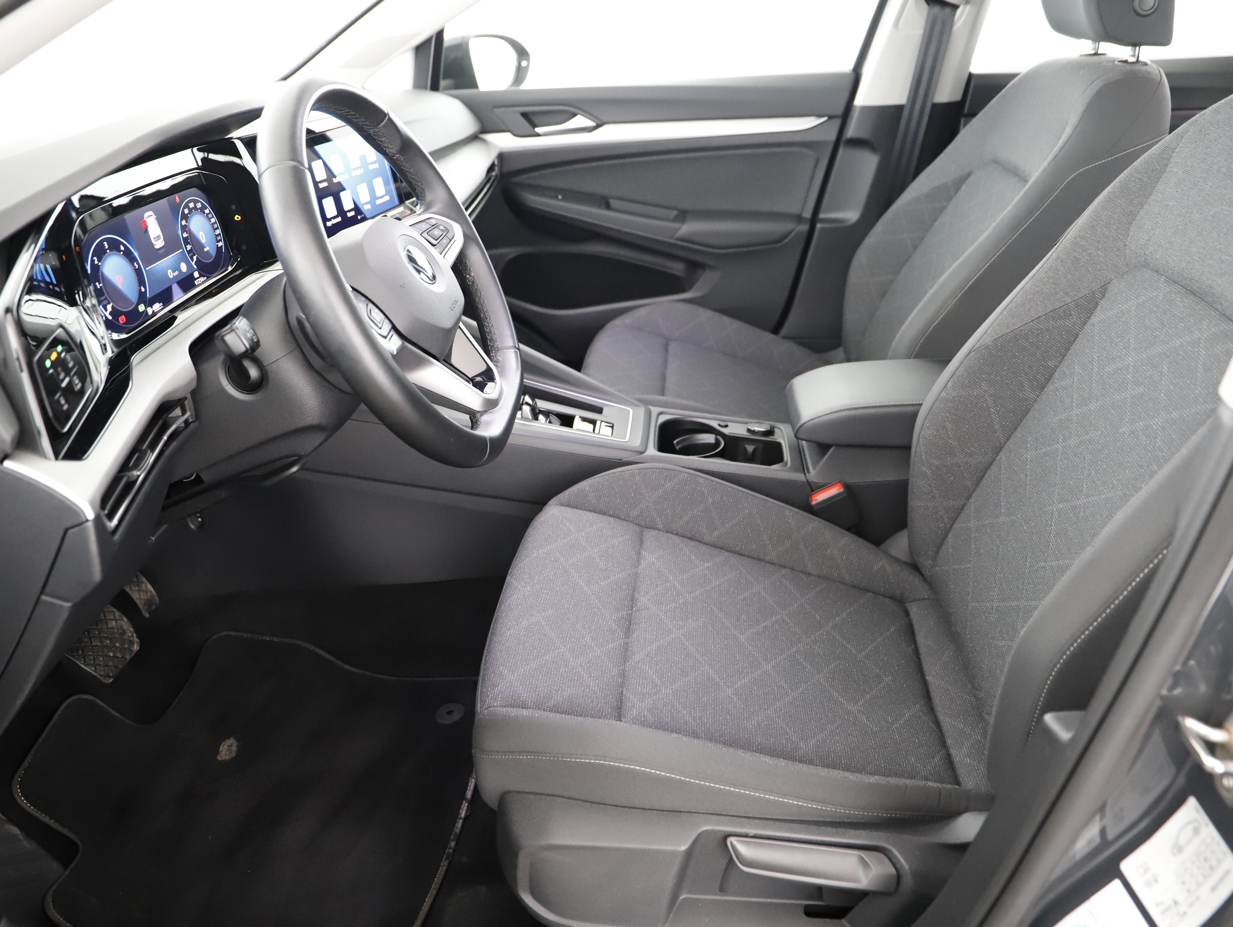VW Golf VIII Variant 2.0 TDI Life | Bild 8 von 21