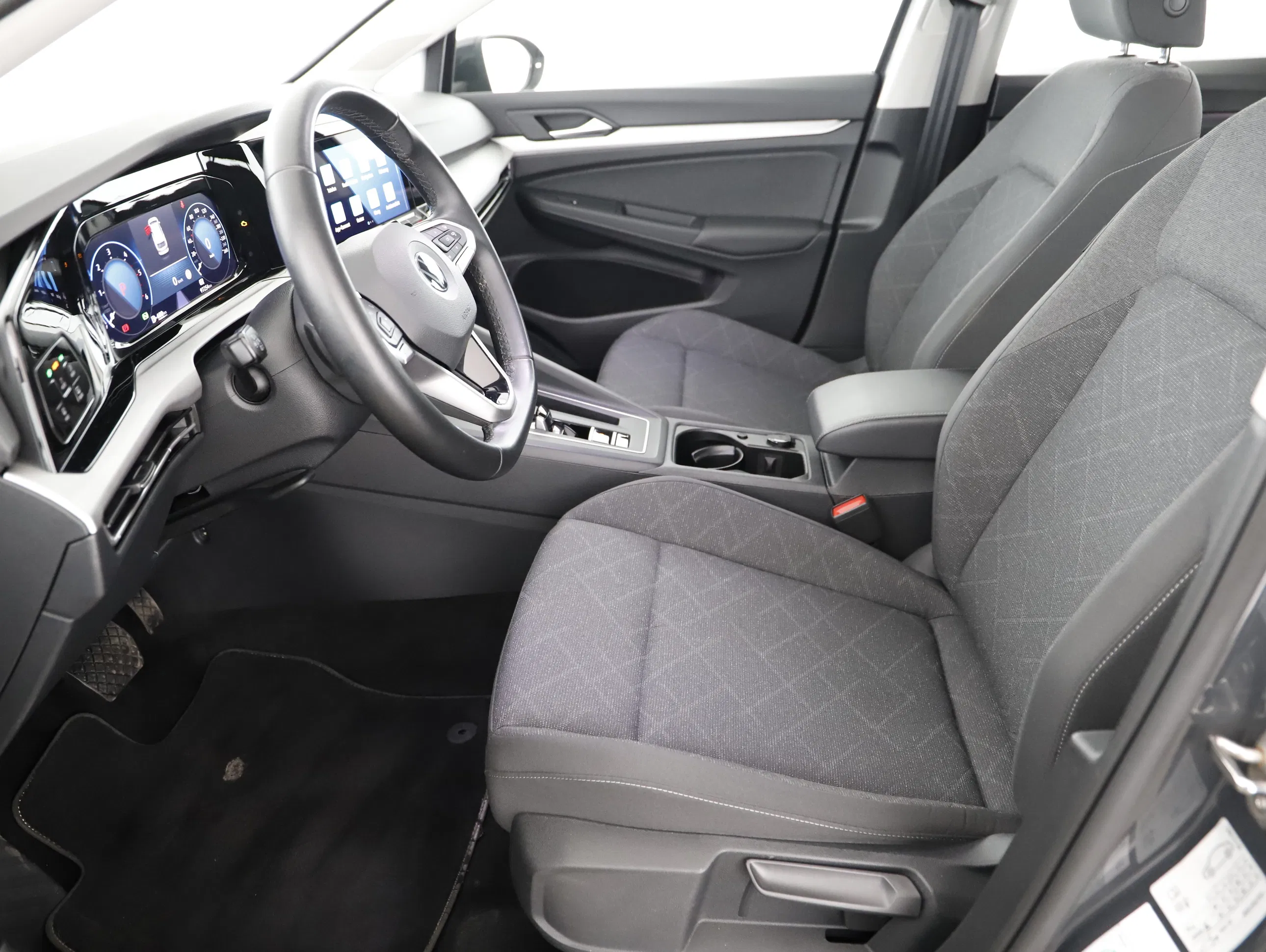 VW Golf VIII Variant 2.0 TDI Life | Bild 8 von 21