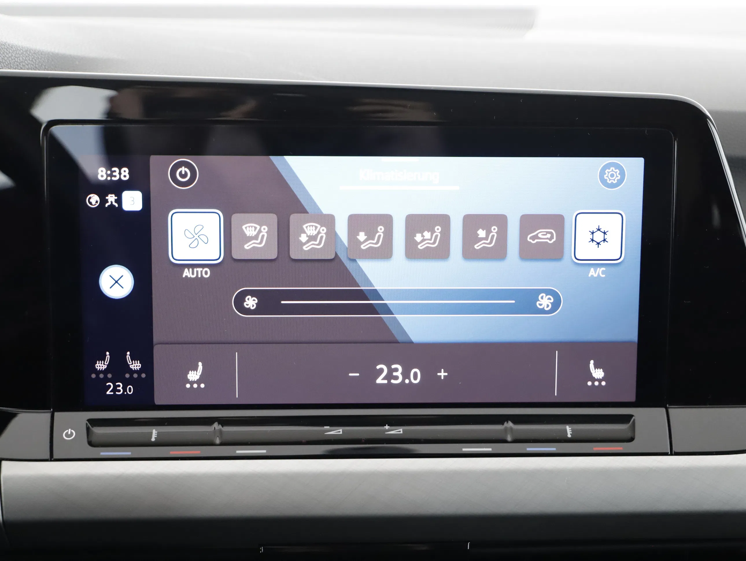 VW Golf VIII Variant 2.0 TDI Life | Bild 17 von 21