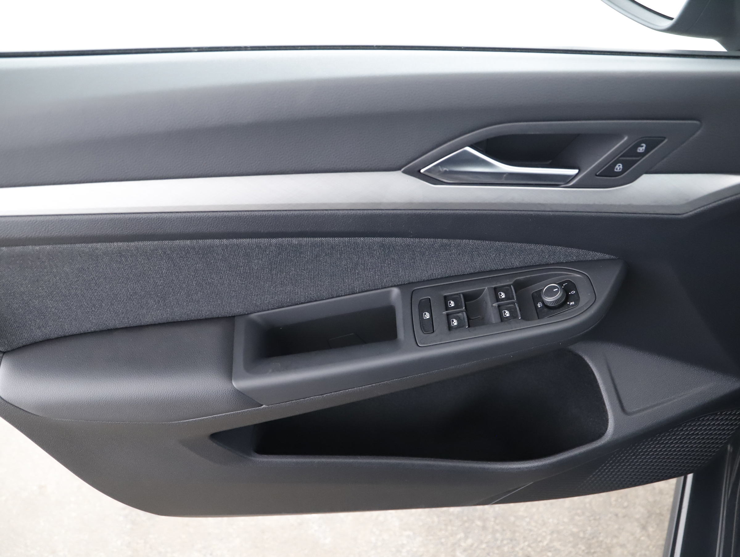 VW Golf VIII Variant 2.0 TDI Life | Bild 5 von 21
