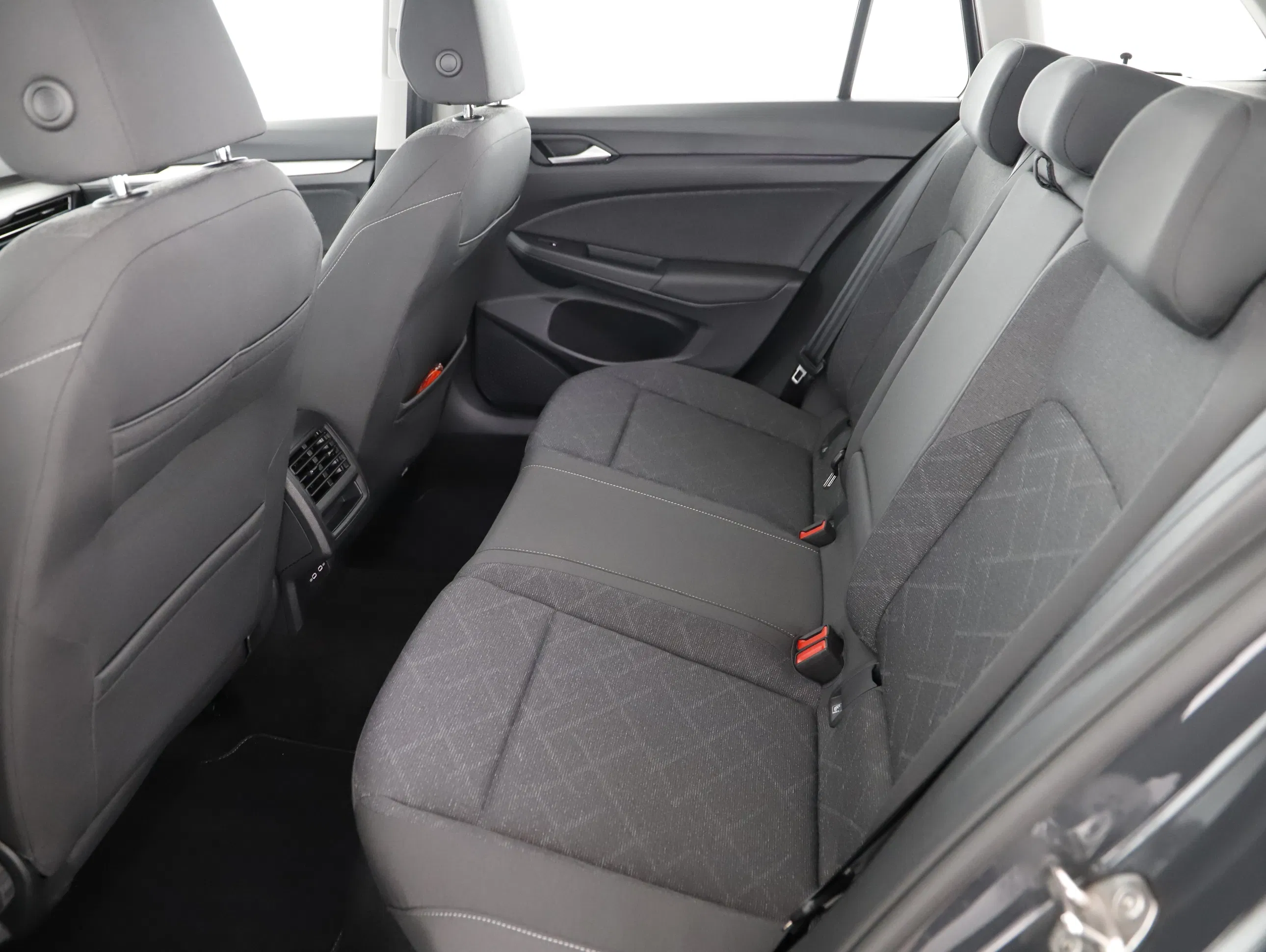 VW Golf VIII Variant 2.0 TDI Life | Bild 19 von 21