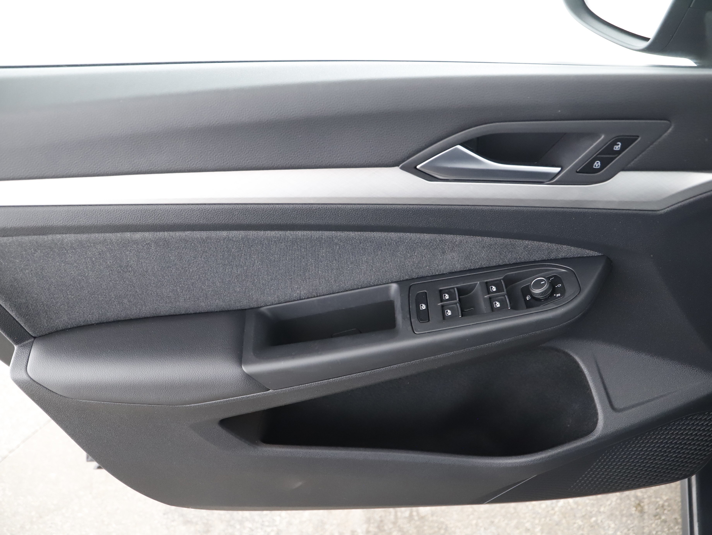 VW Golf VIII Variant 2.0TDI Life | Bild 14 von 21