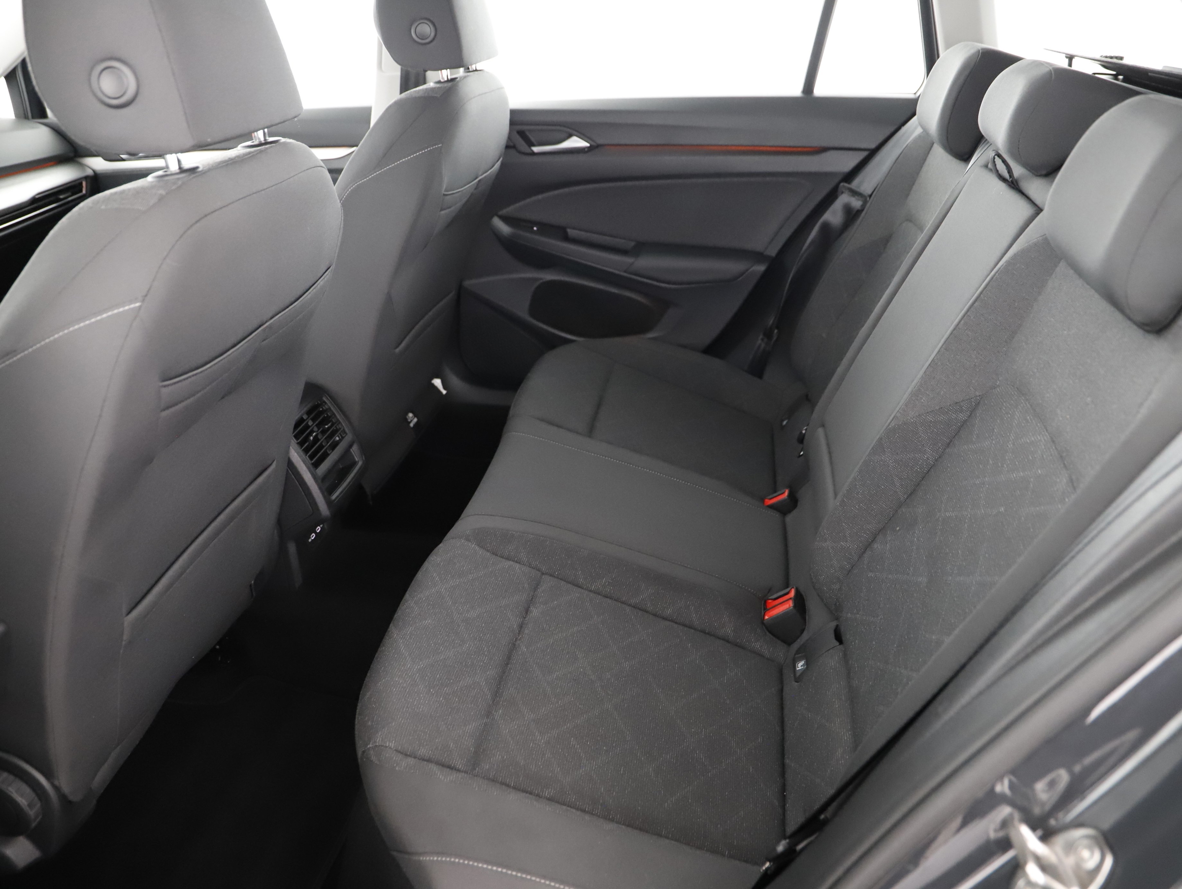 VW Golf VIII Variant 2.0TDI Life | Bild 2 von 21