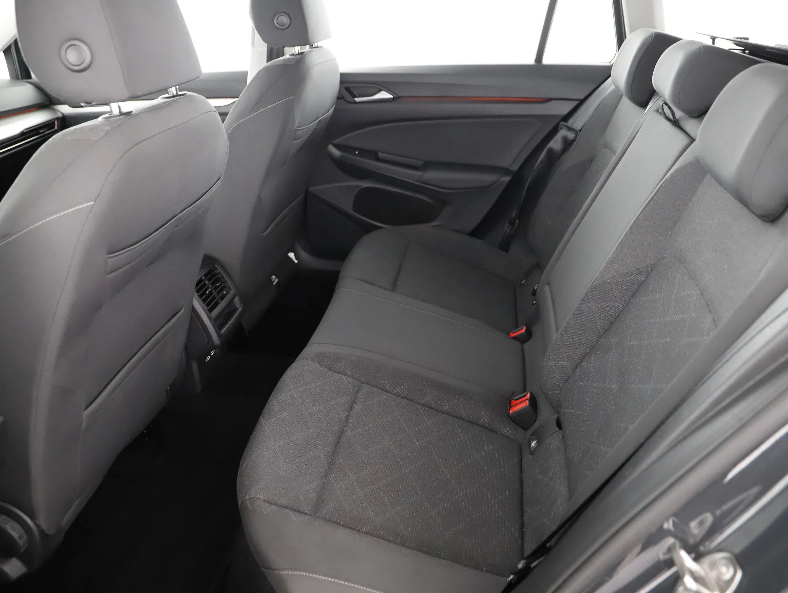 VW Golf VIII Variant 2.0TDI Life | Bild 2 von 21