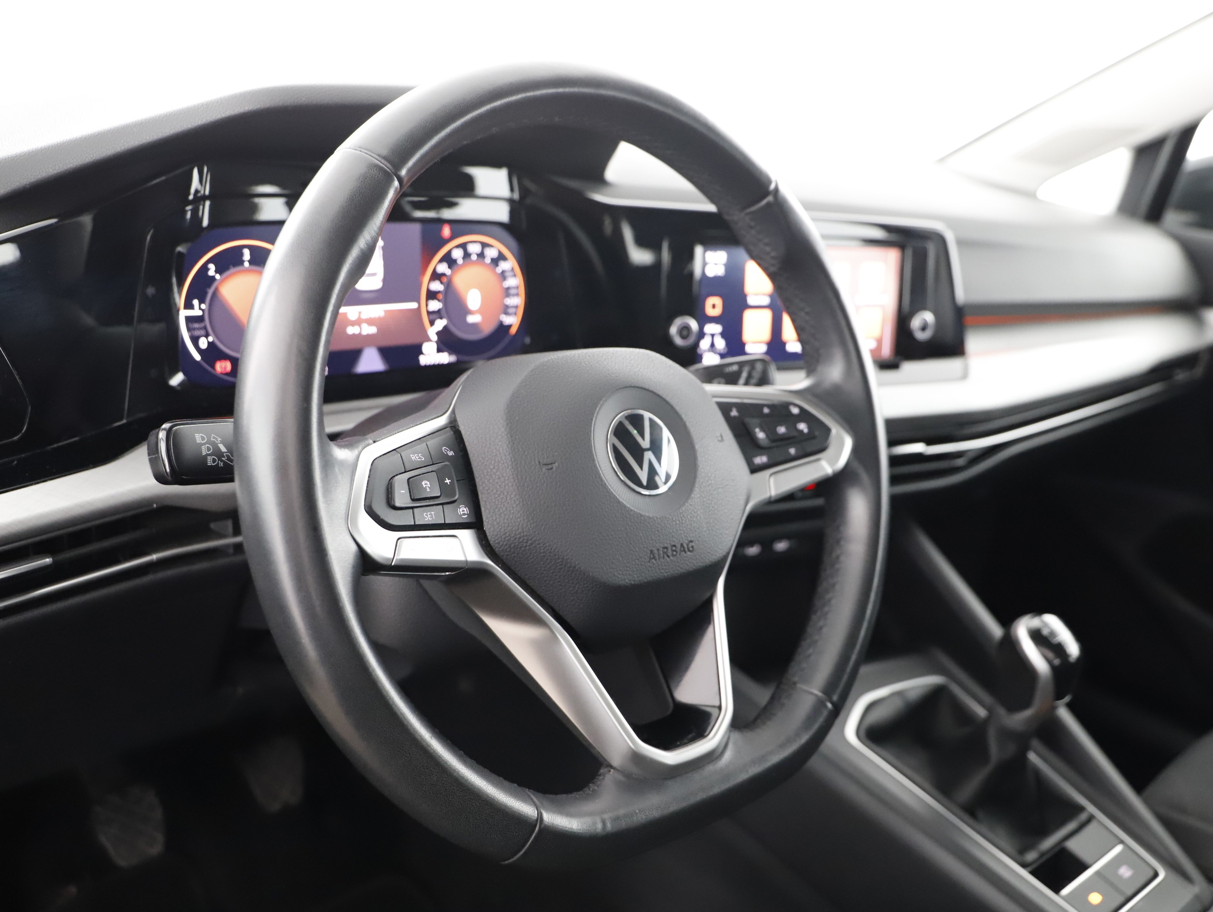 VW Golf VIII Variant 2.0TDI Life | Bild 4 von 21