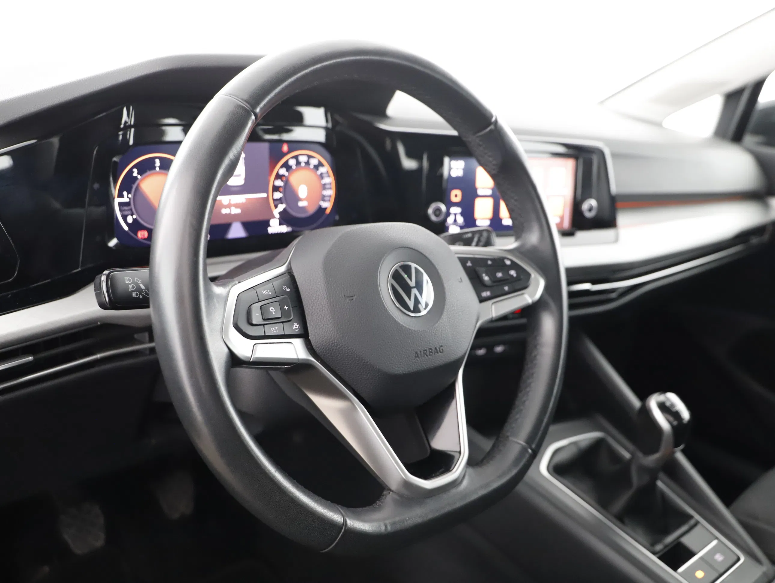 VW Golf VIII Variant 2.0TDI Life | Bild 4 von 21