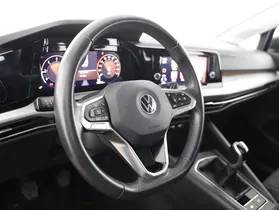 VW Golf VIII Variant 2.0TDI Life | Thumbnail 4 von 21