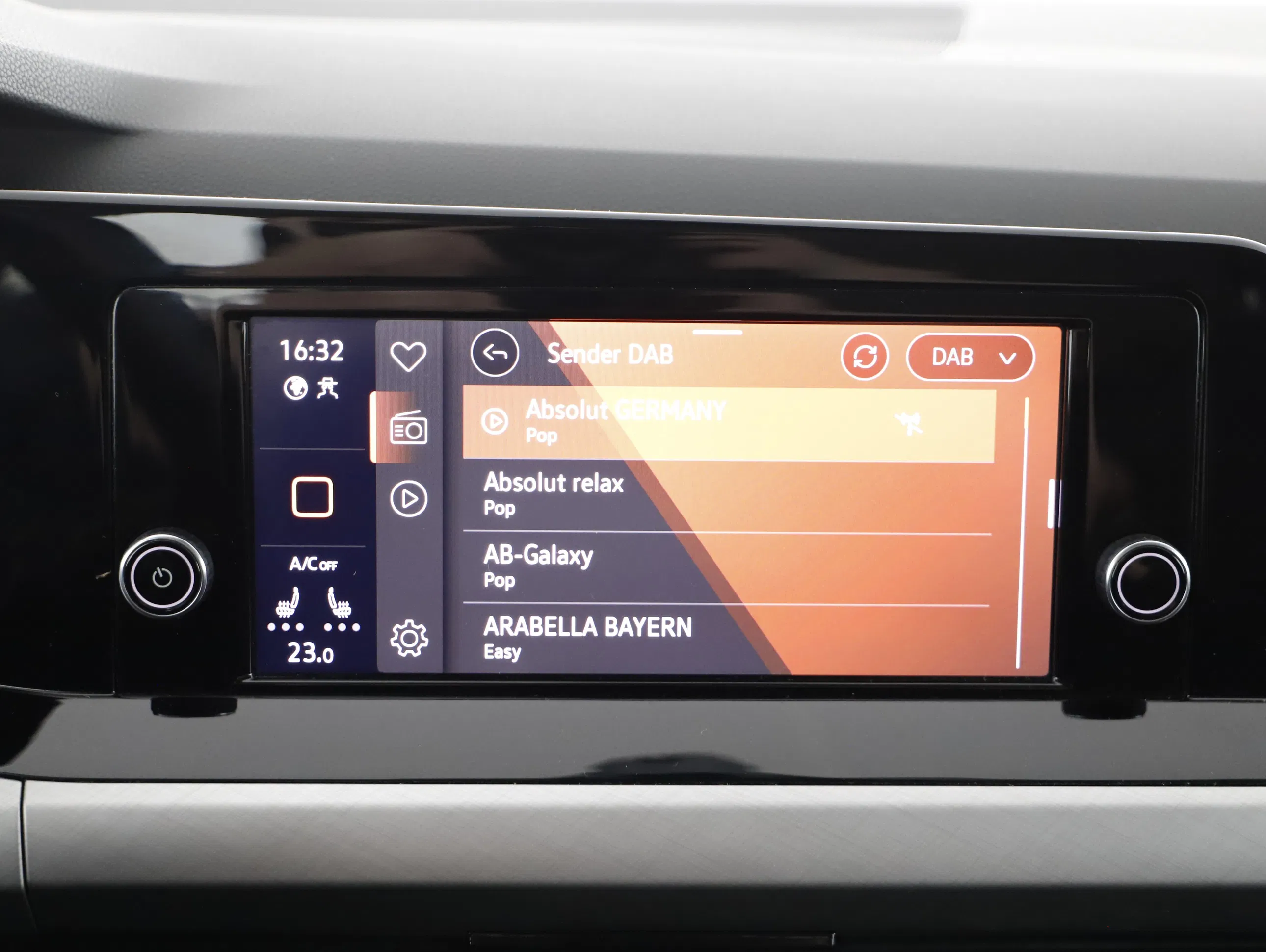 VW Golf VIII Variant 2.0TDI Life | Bild 8 von 21