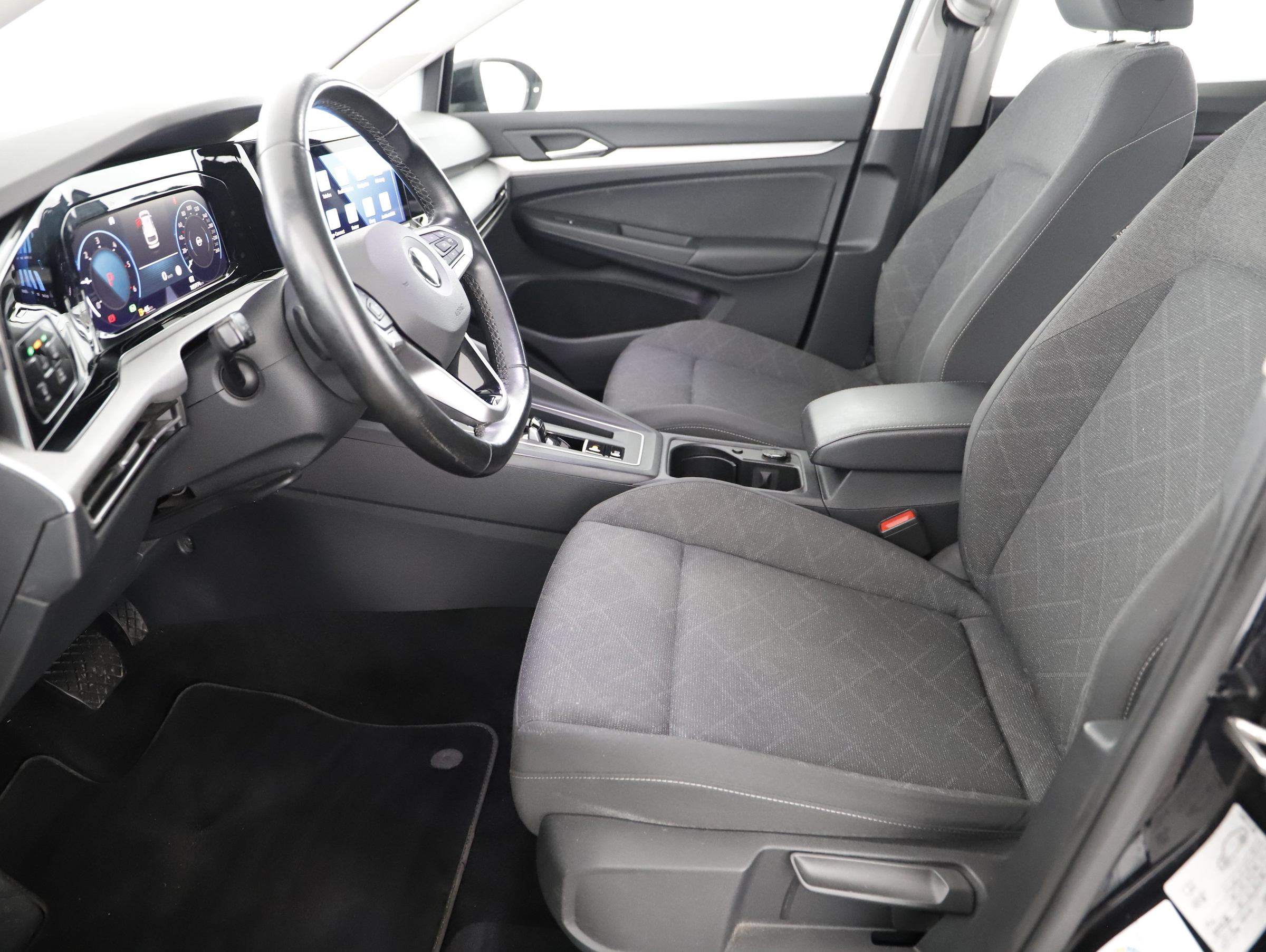 VW Golf VIII Var 2.0 TDI DSG Life | Bild 8 von 21