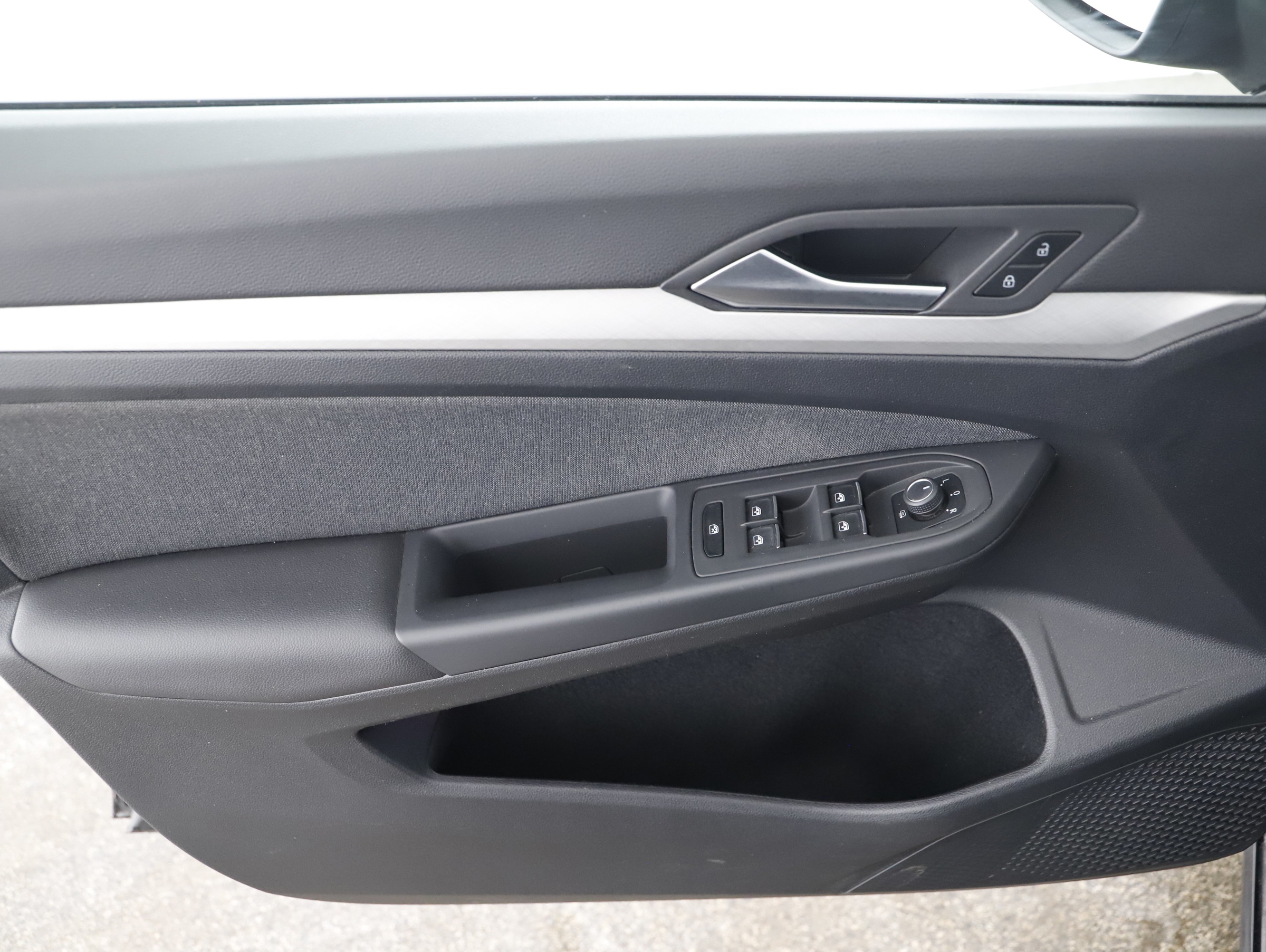 VW Golf VIII Var 2.0 TDI DSG Life | Bild 5 von 21