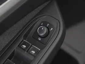 VW Golf VIII Var 2.0 TDI DSG Life | Thumbnail 6 von 21