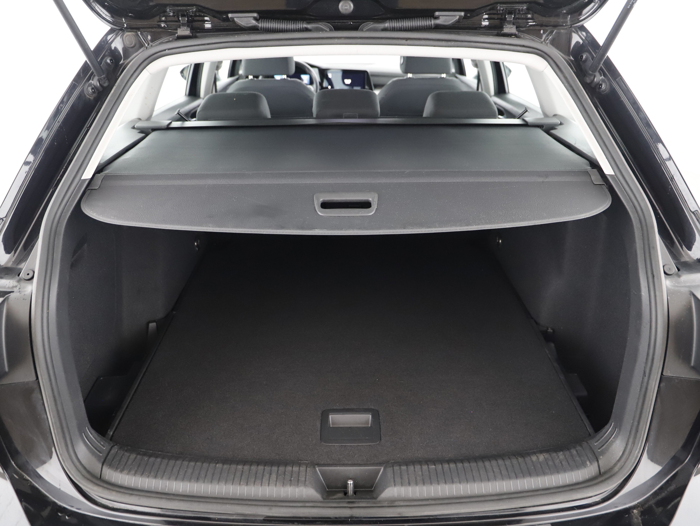 VW Golf VIII Var 2.0 TDI DSG Life | Bild 20 von 21