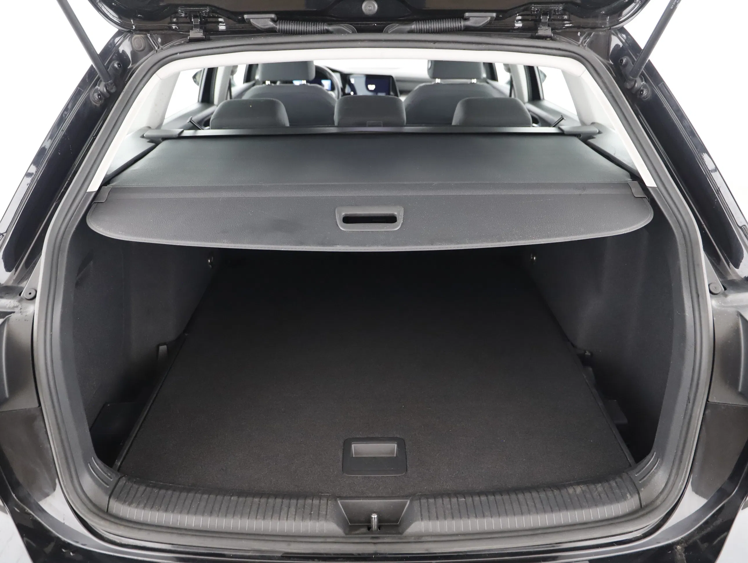 VW Golf VIII Var 2.0 TDI DSG Life | Bild 20 von 21