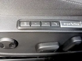 VW Golf VIII Var. 2.0TDI Life DSG | Thumbnail 8 von 24
