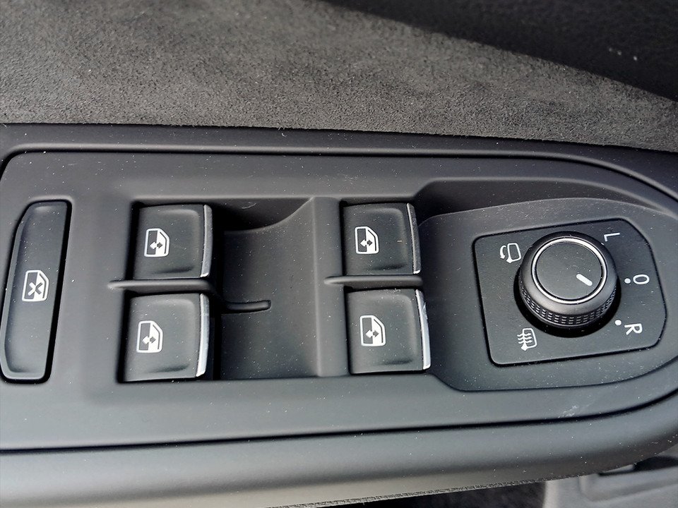 VW Golf VIII Var. 2.0TDI Life DSG | Bild 7 von 24