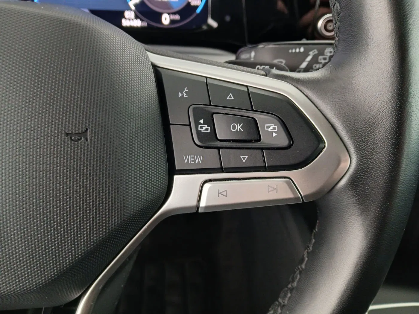 VW Golf VIII Variant 2.0 TDI Life | Bild 17 von 25