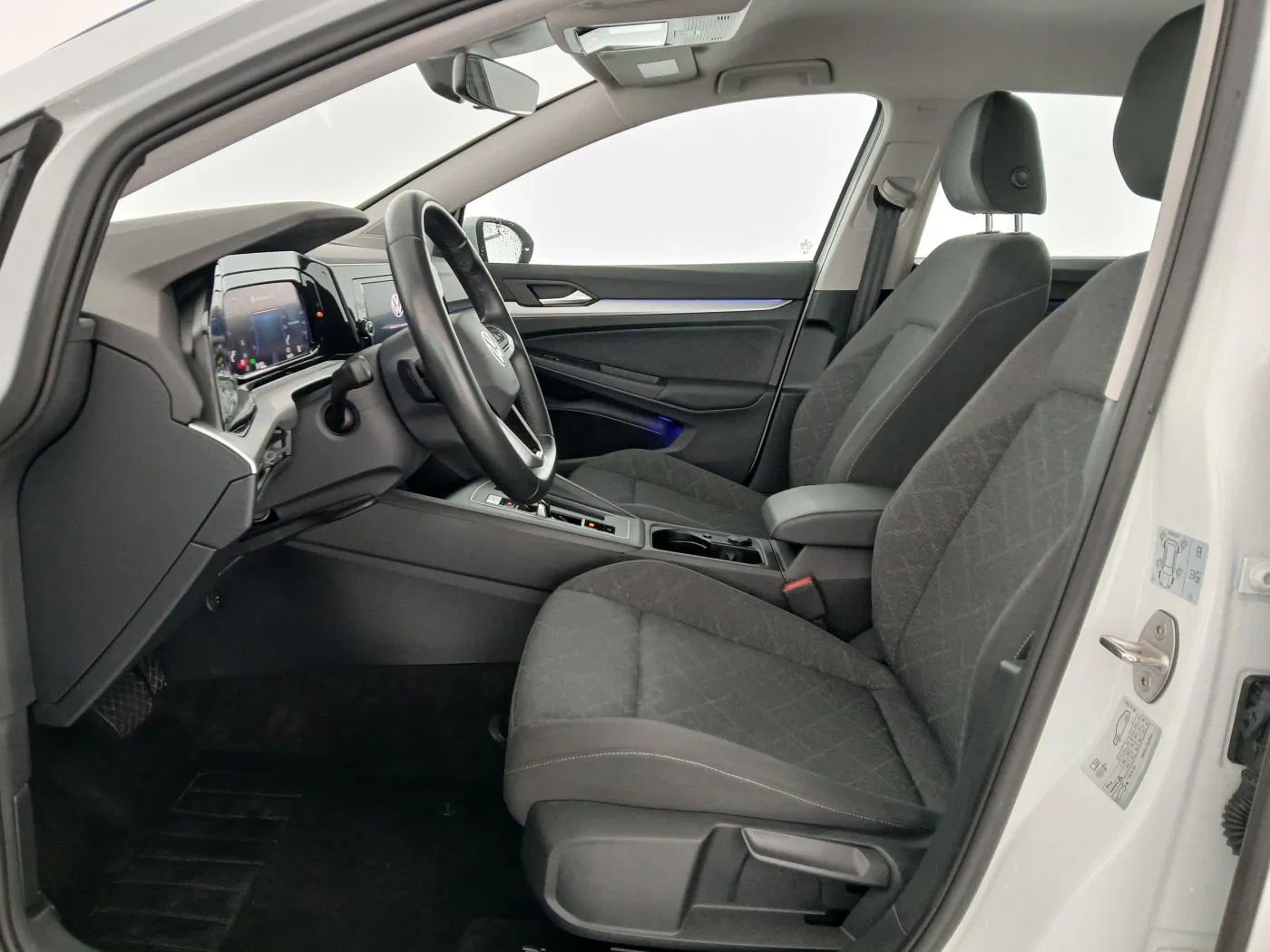 VW Golf VIII Variant 2.0 TDI Life | Bild 13 von 25