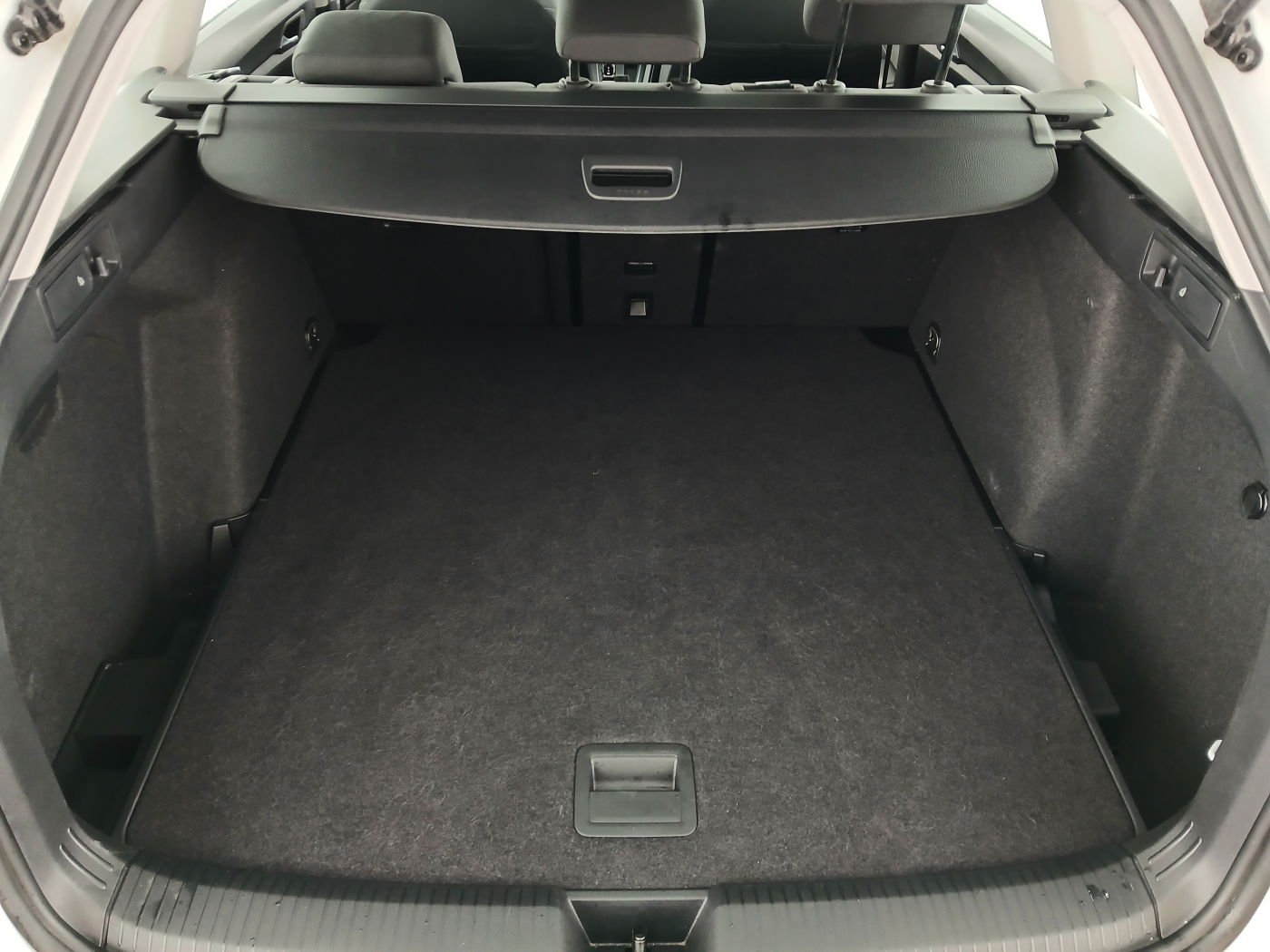 VW Golf VIII Variant 2.0 TDI Life | Bild 25 von 25