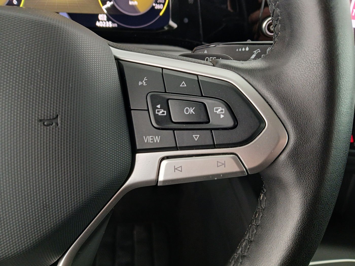 VW Golf VIII Variant 2.0 TDI Life | Bild 11 von 19