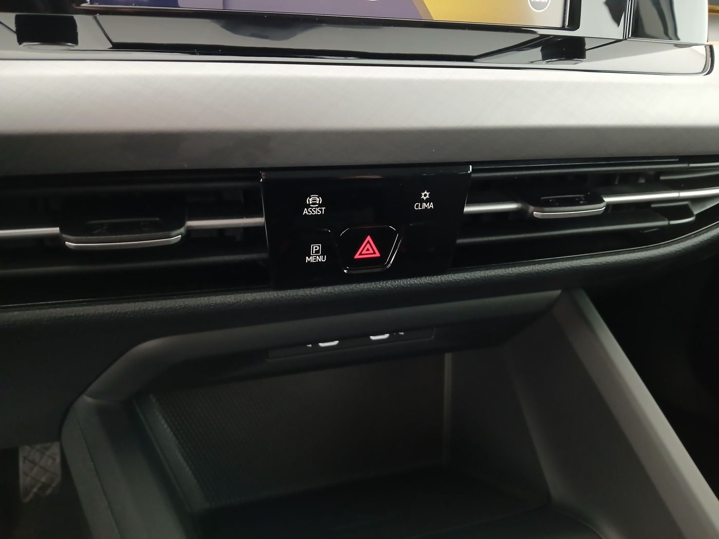 VW Golf VIII Variant 2.0 TDI Life | Bild 13 von 19