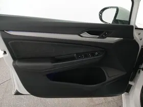 VW Golf VIII Variant 2.0 TDI Life | Thumbnail 5 von 18