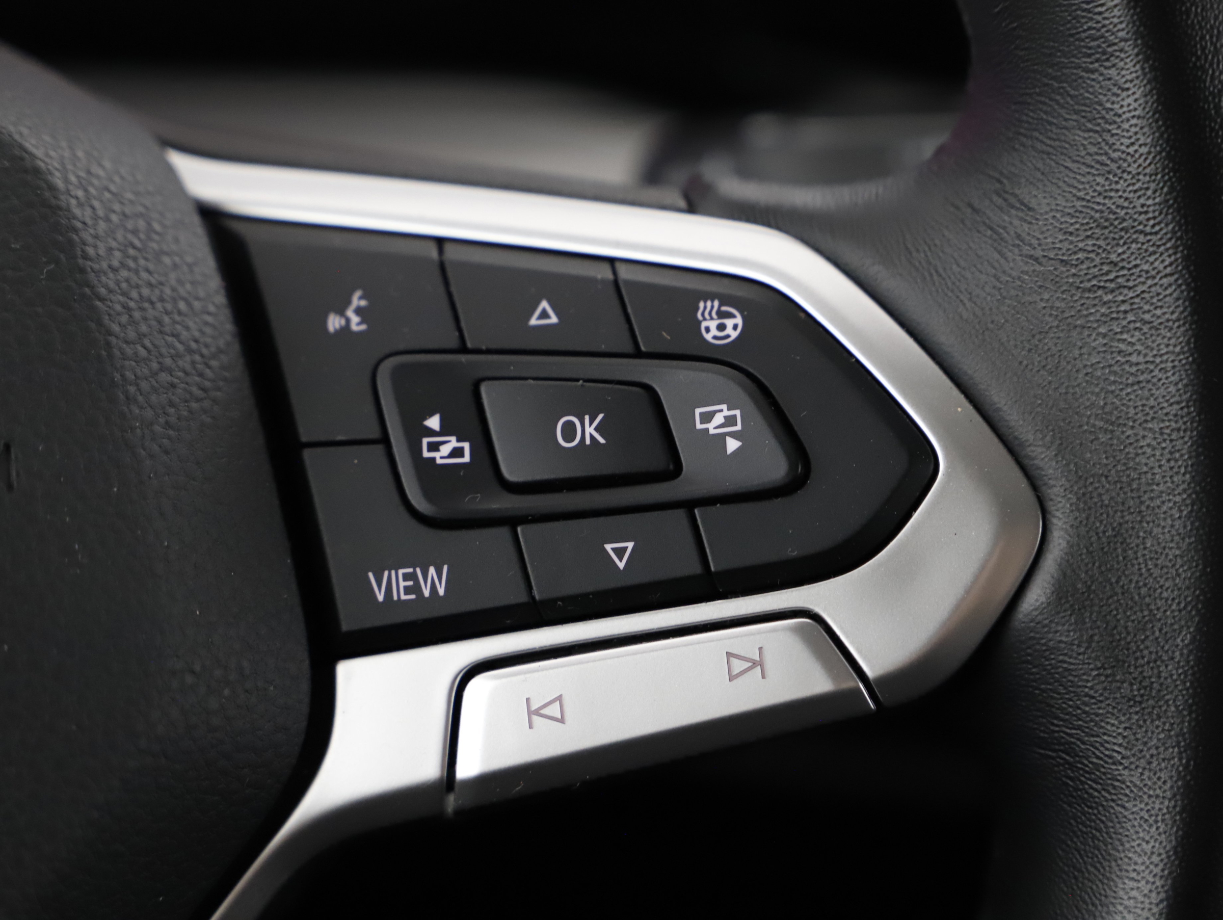 VW Golf VIII Variant 2.0 TDI Life | Bild 12 von 23