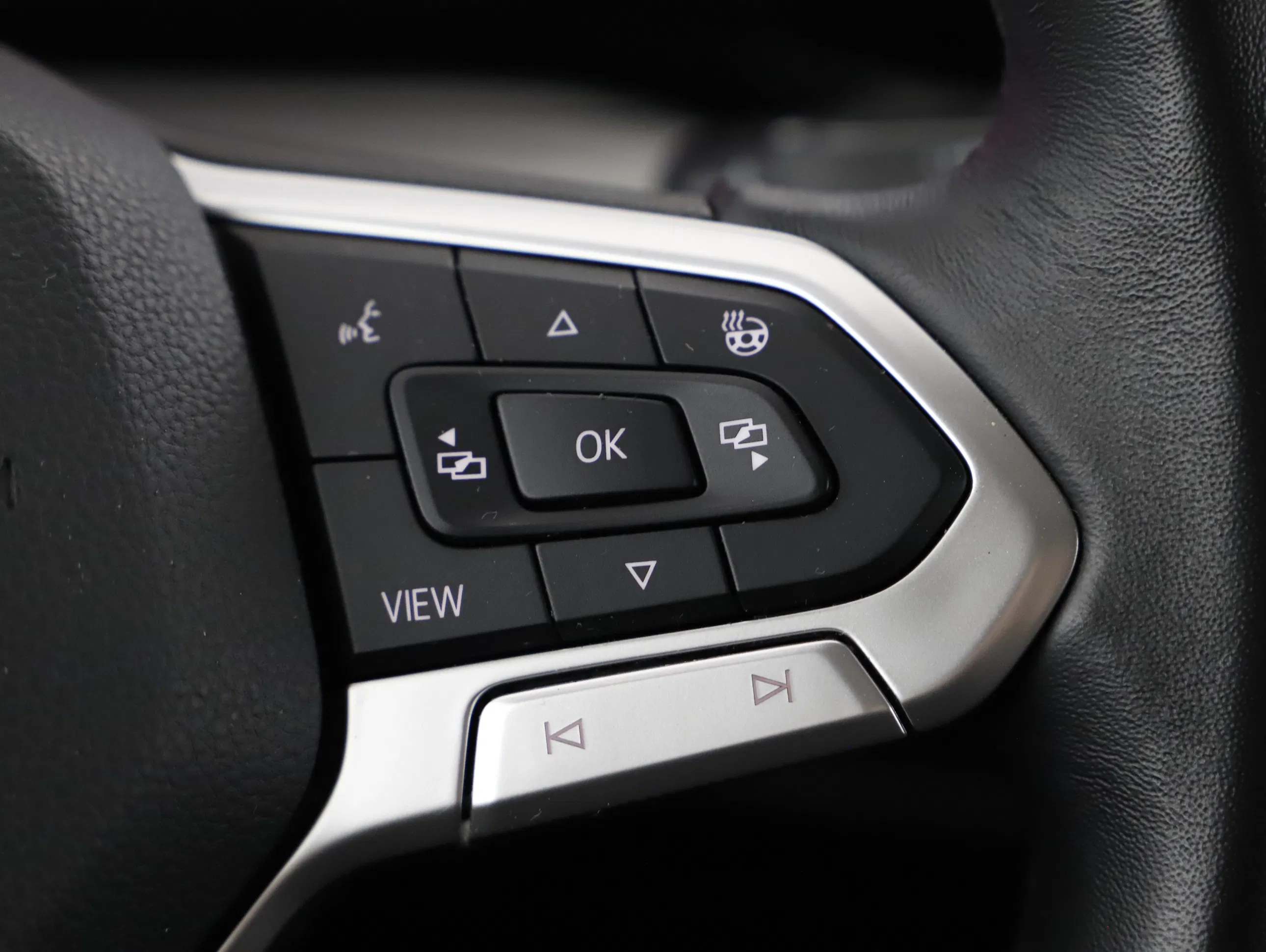 VW Golf VIII Variant 2.0 TDI Life | Bild 12 von 23