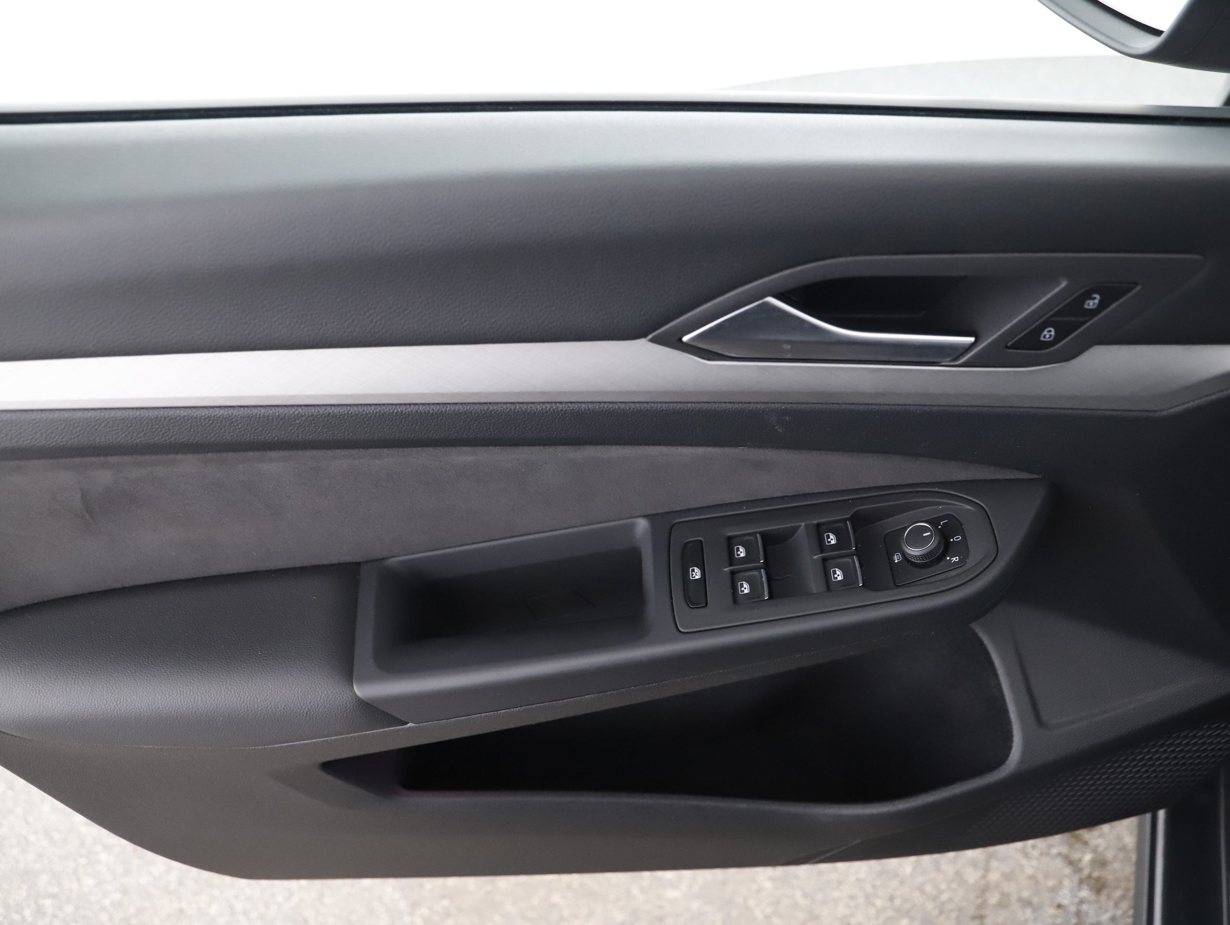 VW Golf VIII Variant 2.0 TDI Life | Bild 14 von 23