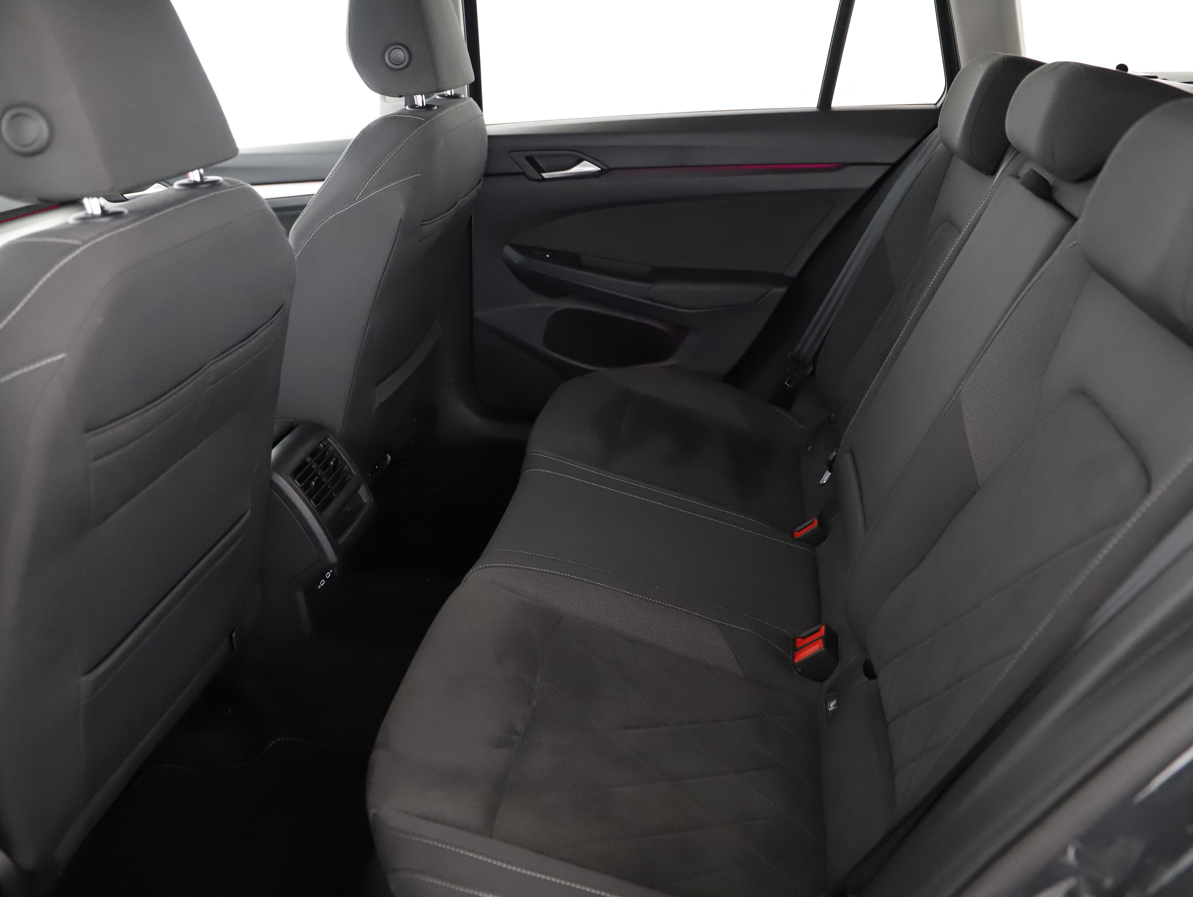 VW Golf VIII Variant 2.0 TDI Life | Bild 2 von 23