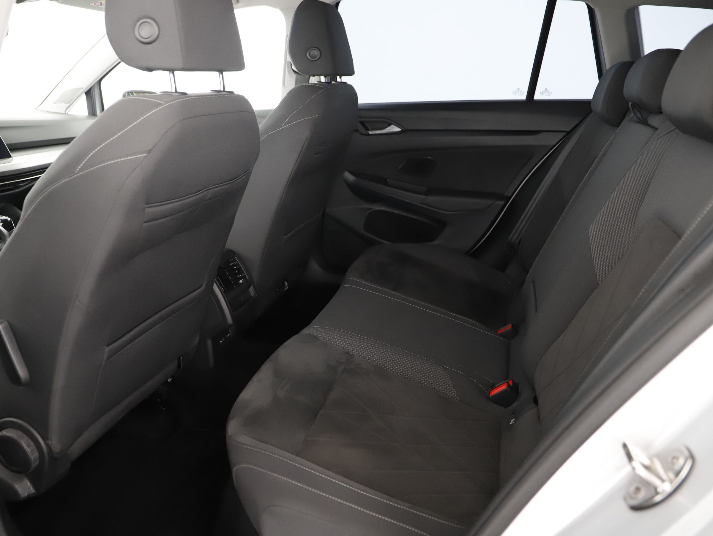 VW Golf VIII Variant 2.0 TDI Life | Bild 4 von 21