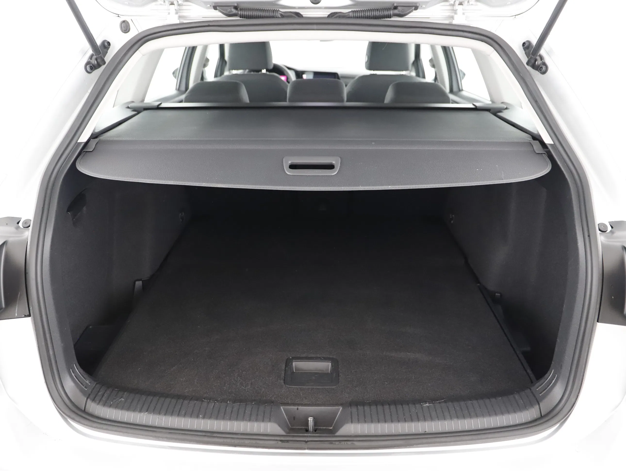 VW Golf VIII Variant 2.0 TDI Life | Bild 19 von 20