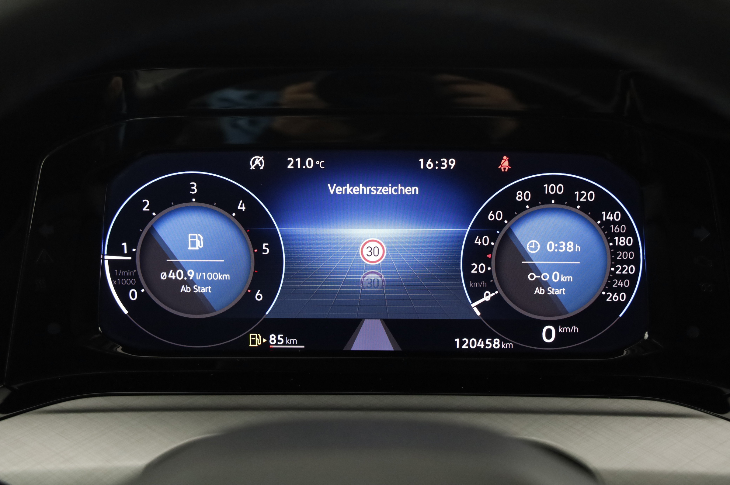 VW Golf VIII Variant 2.0 TDI Life | Bild 16 von 29