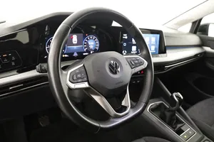 VW Golf VIII Variant 2.0 TDI Life | Thumbnail 17 von 29