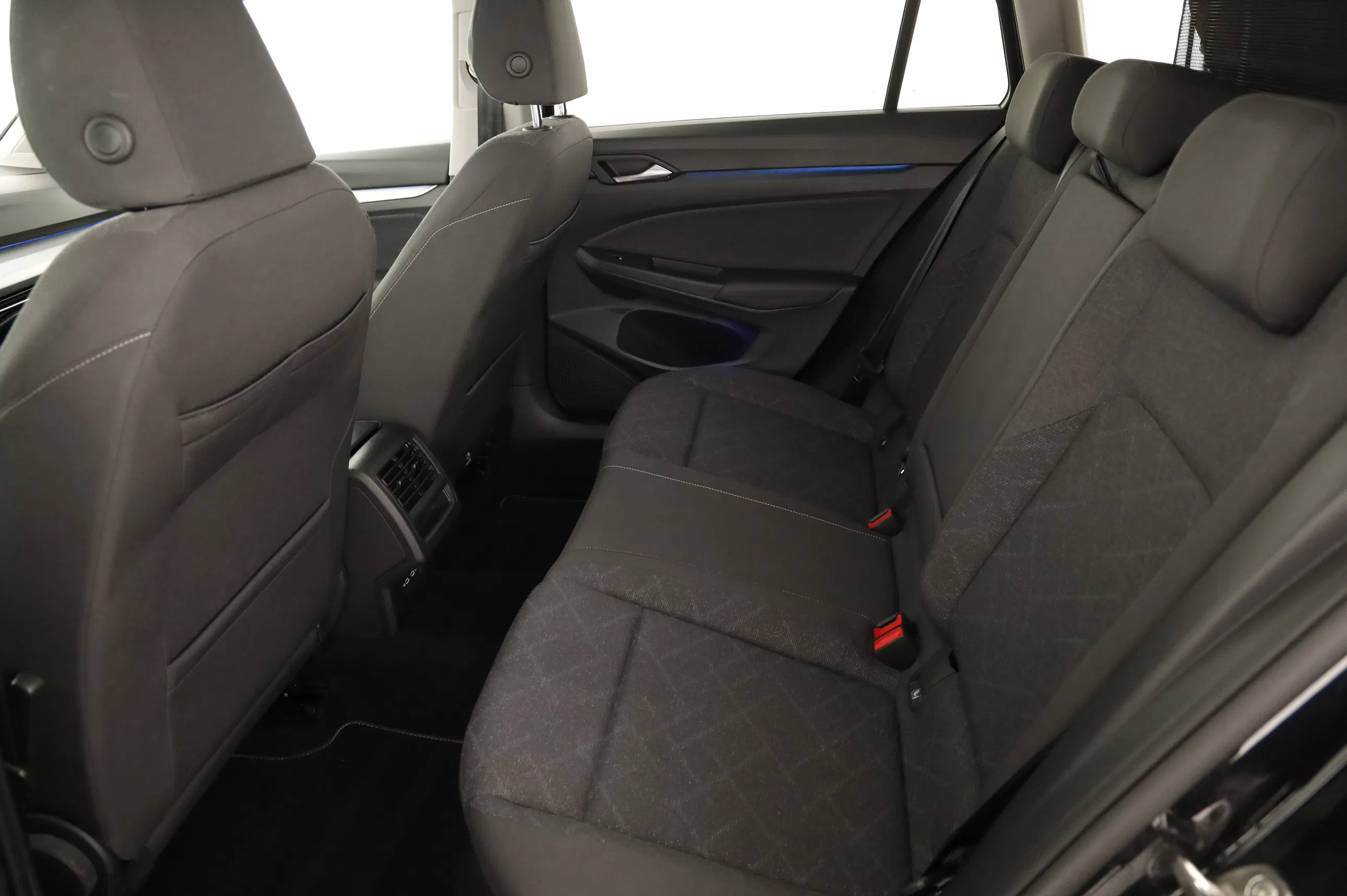 VW Golf VIII Variant 2.0 TDI Life | Bild 25 von 29