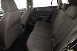 VW Golf VIII Variant 2.0 TDI Life | Thumbnail 25 von 29