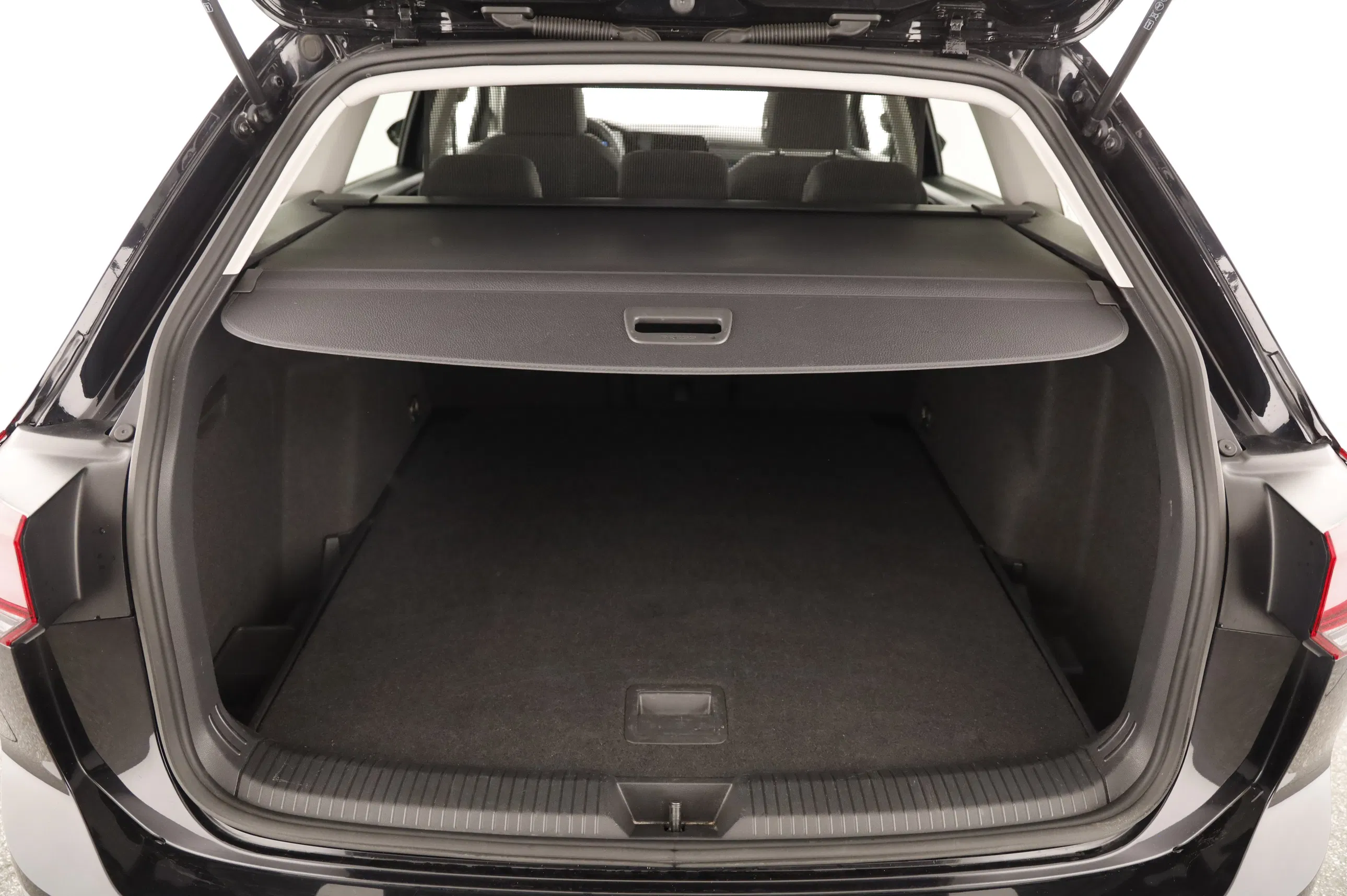 VW Golf VIII Variant 2.0 TDI Life | Bild 26 von 29