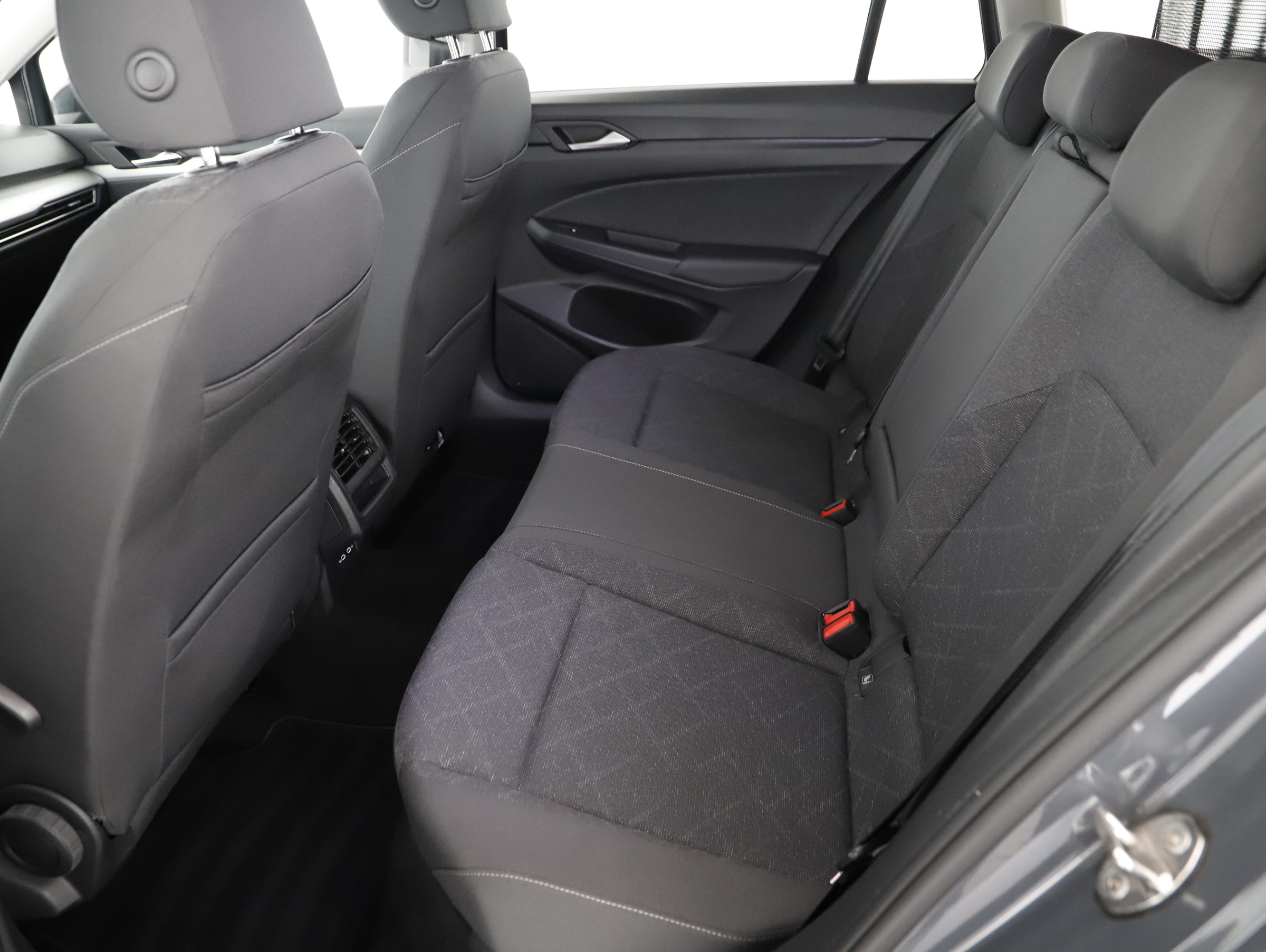 VW Golf VIII Variant 2.0 TDI Life | Bild 2 von 20
