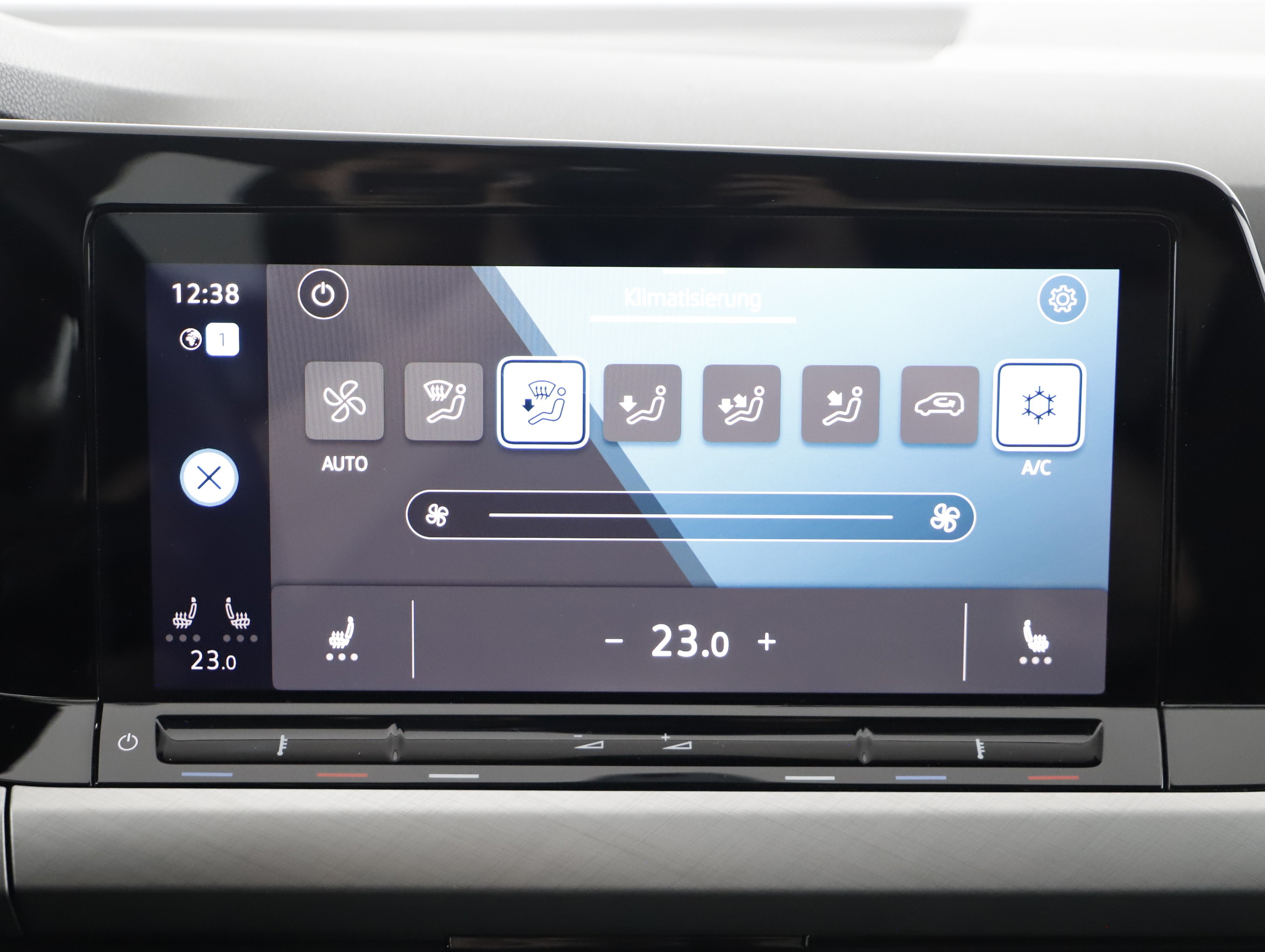 VW Golf VIII Variant 2.0 TDI Life | Bild 9 von 20