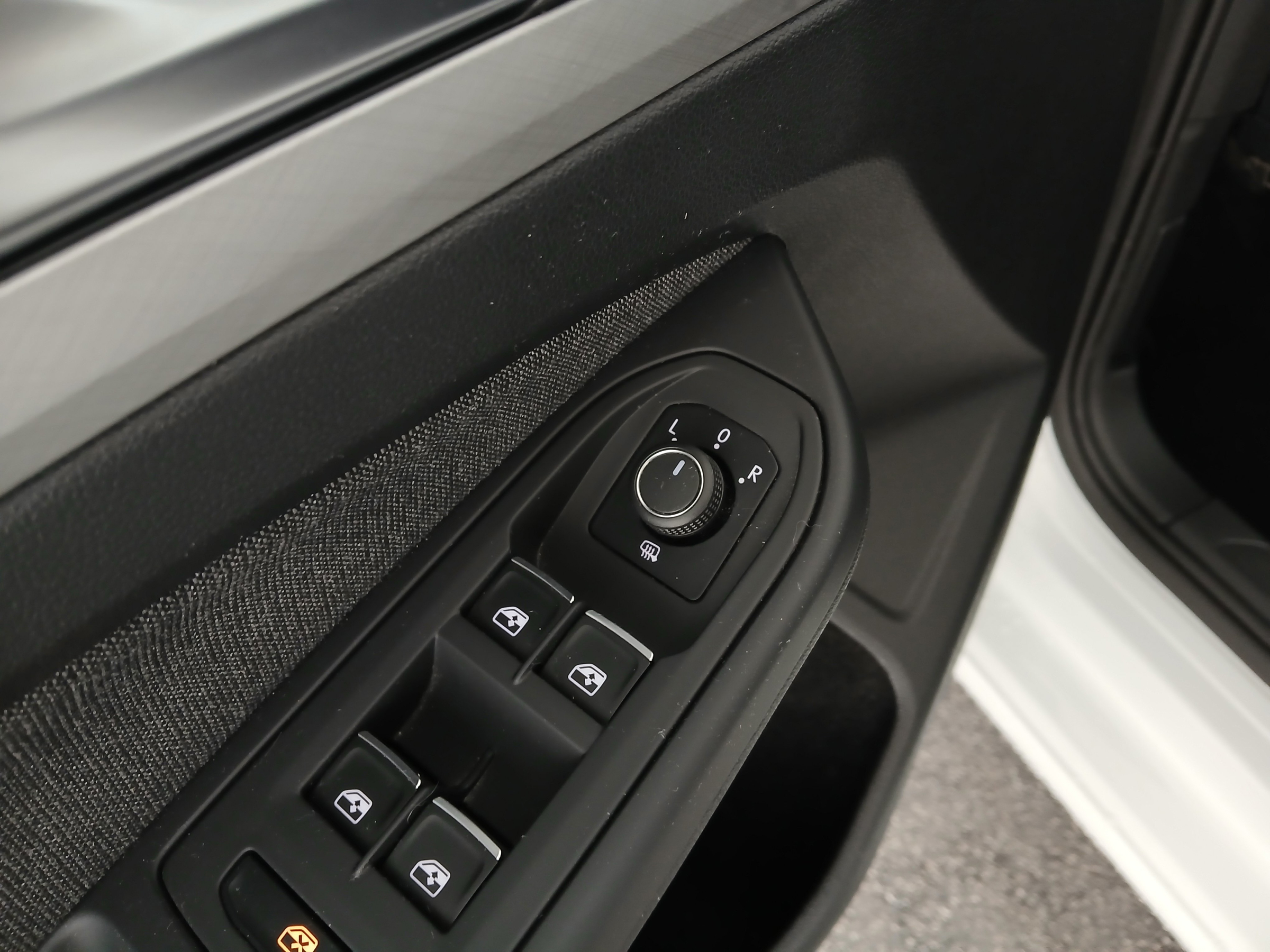 VW Golf VIII Variant 1.0 TSI Life | Bild 12 von 29