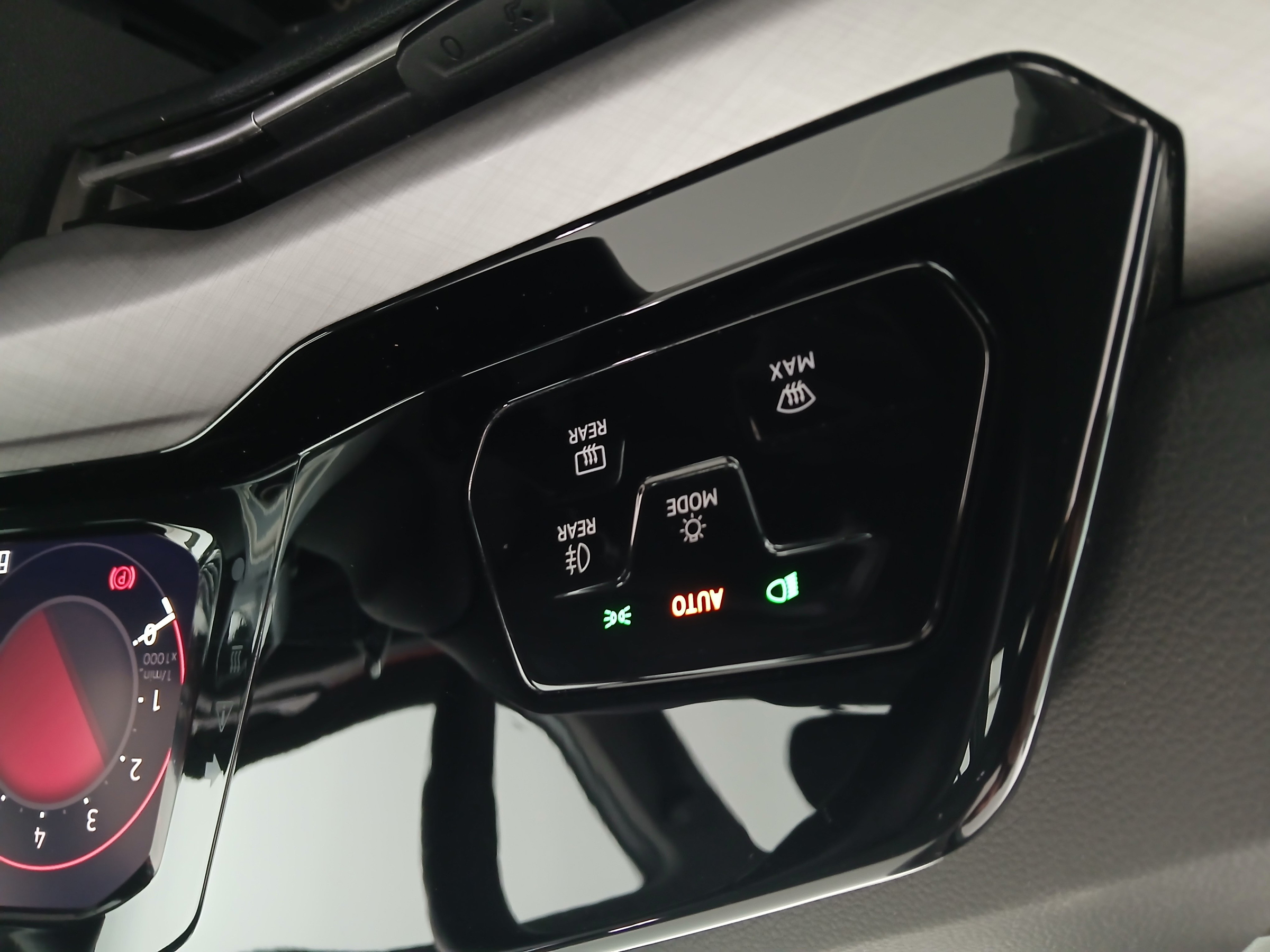 VW Golf VIII Variant 1.0 TSI Life | Bild 13 von 29