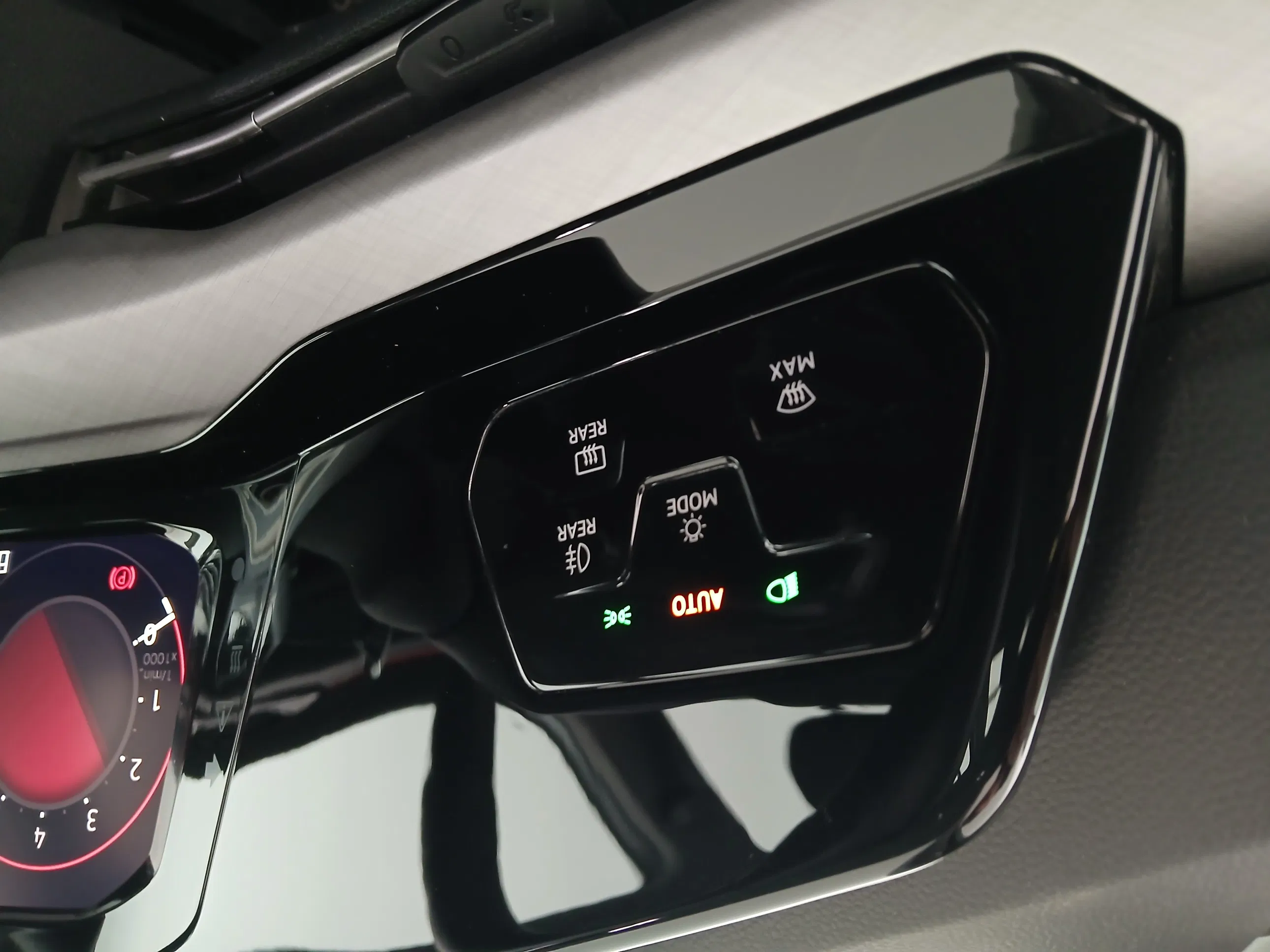 VW Golf VIII Variant 1.0 TSI Life | Bild 13 von 29