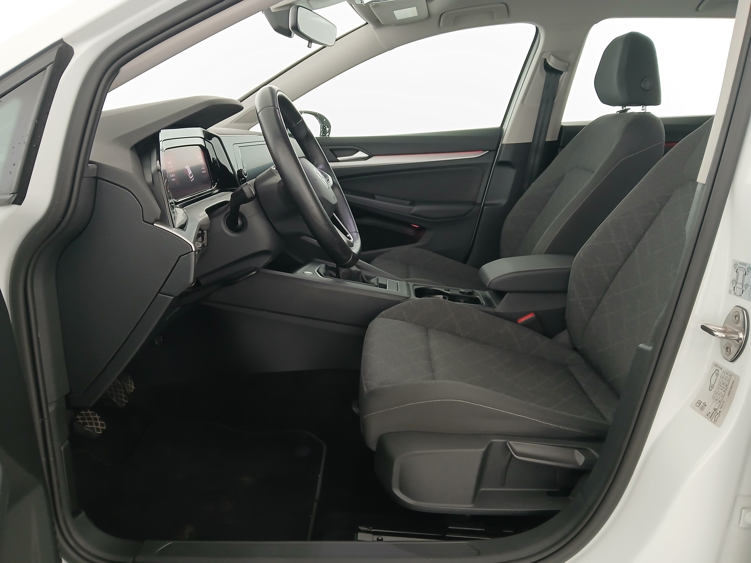 VW Golf VIII Variant 1.0 TSI Life | Bild 14 von 29