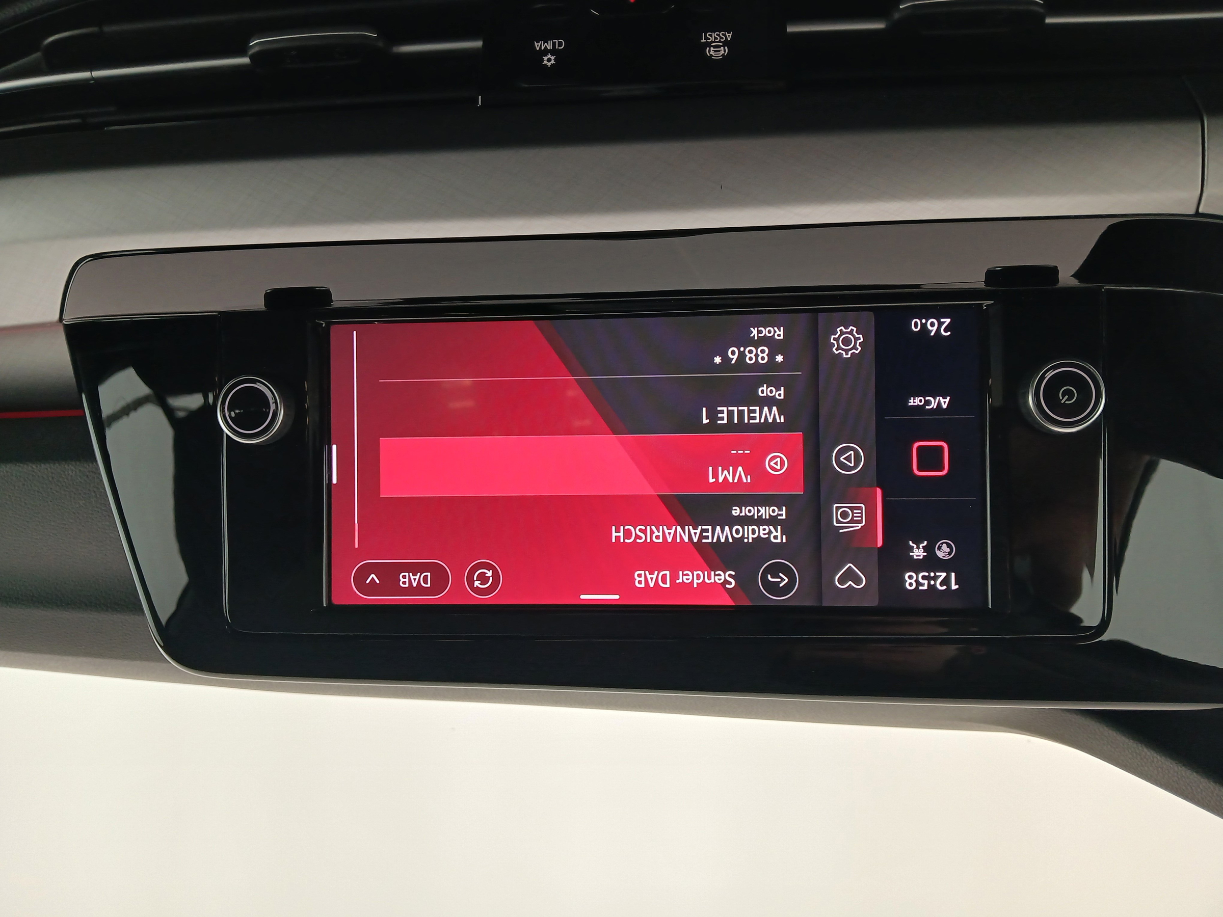 VW Golf VIII Variant 1.0 TSI Life | Bild 19 von 29