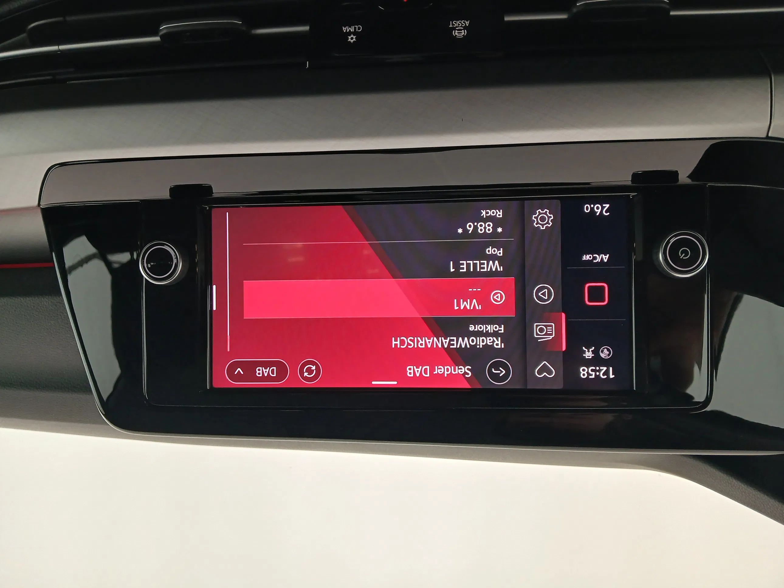 VW Golf VIII Variant 1.0 TSI Life | Bild 19 von 29